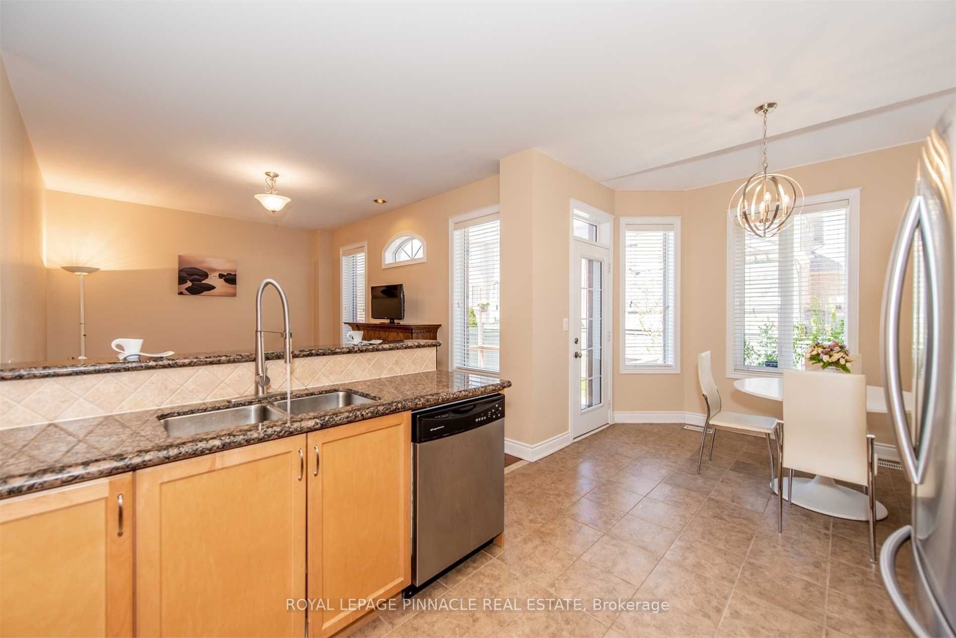 3347 Whilabout Terrace, Oakville, ON L6L 0A8 photo 4