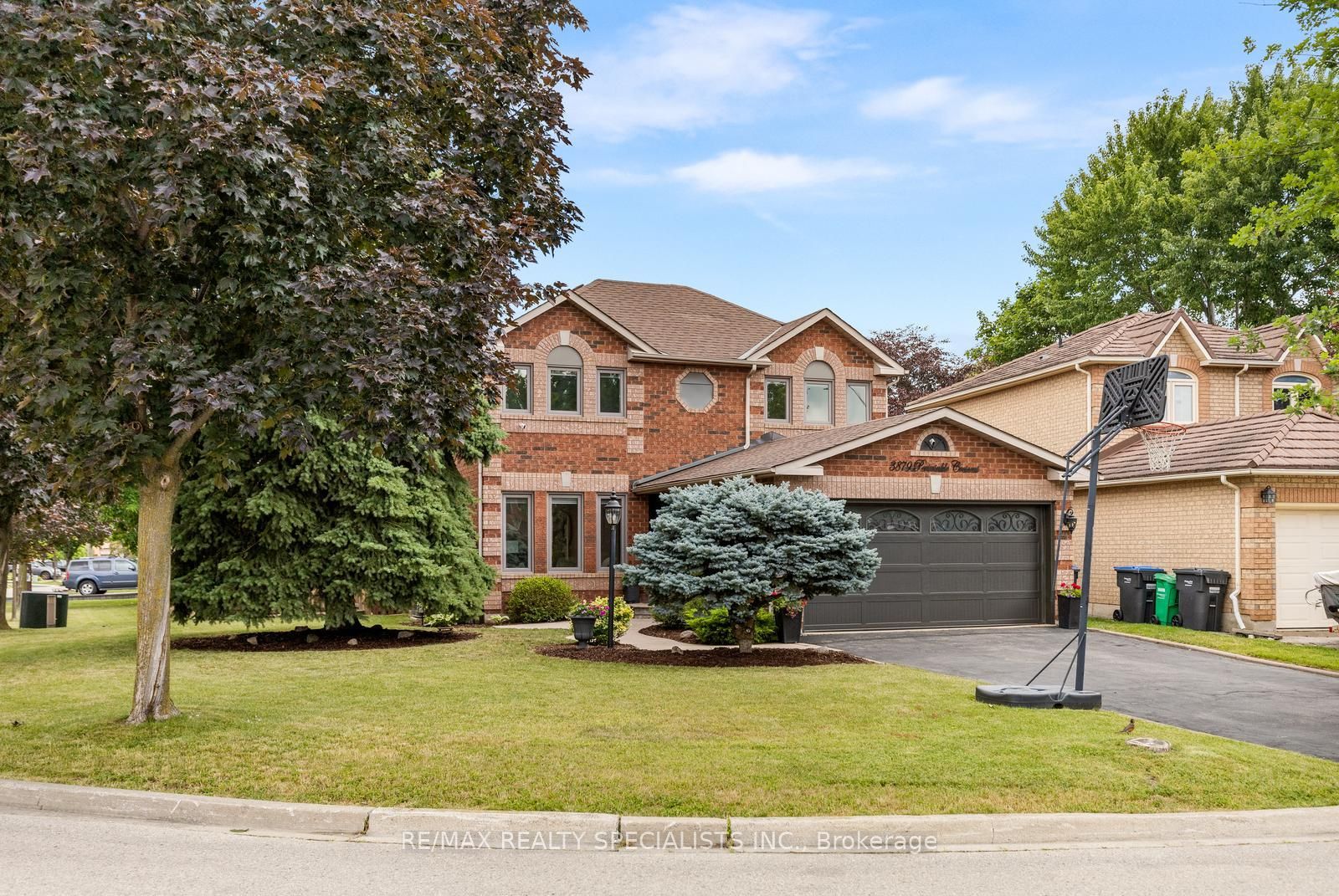 3879 Periwinkle Crescent, Mississauga, ON L5N 6W7 photo 3