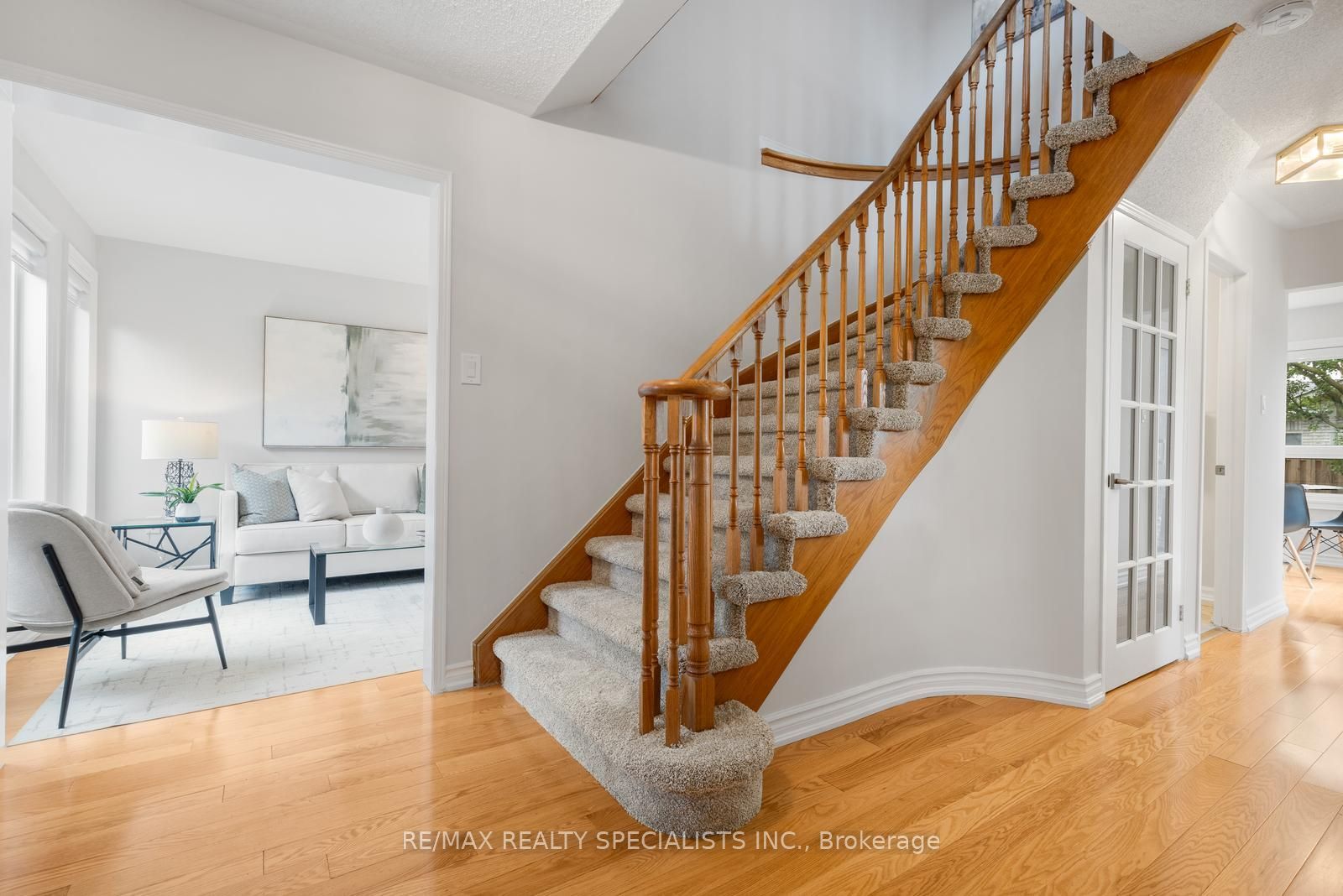 3879 Periwinkle Crescent, Mississauga, ON L5N 6W7 photo 5