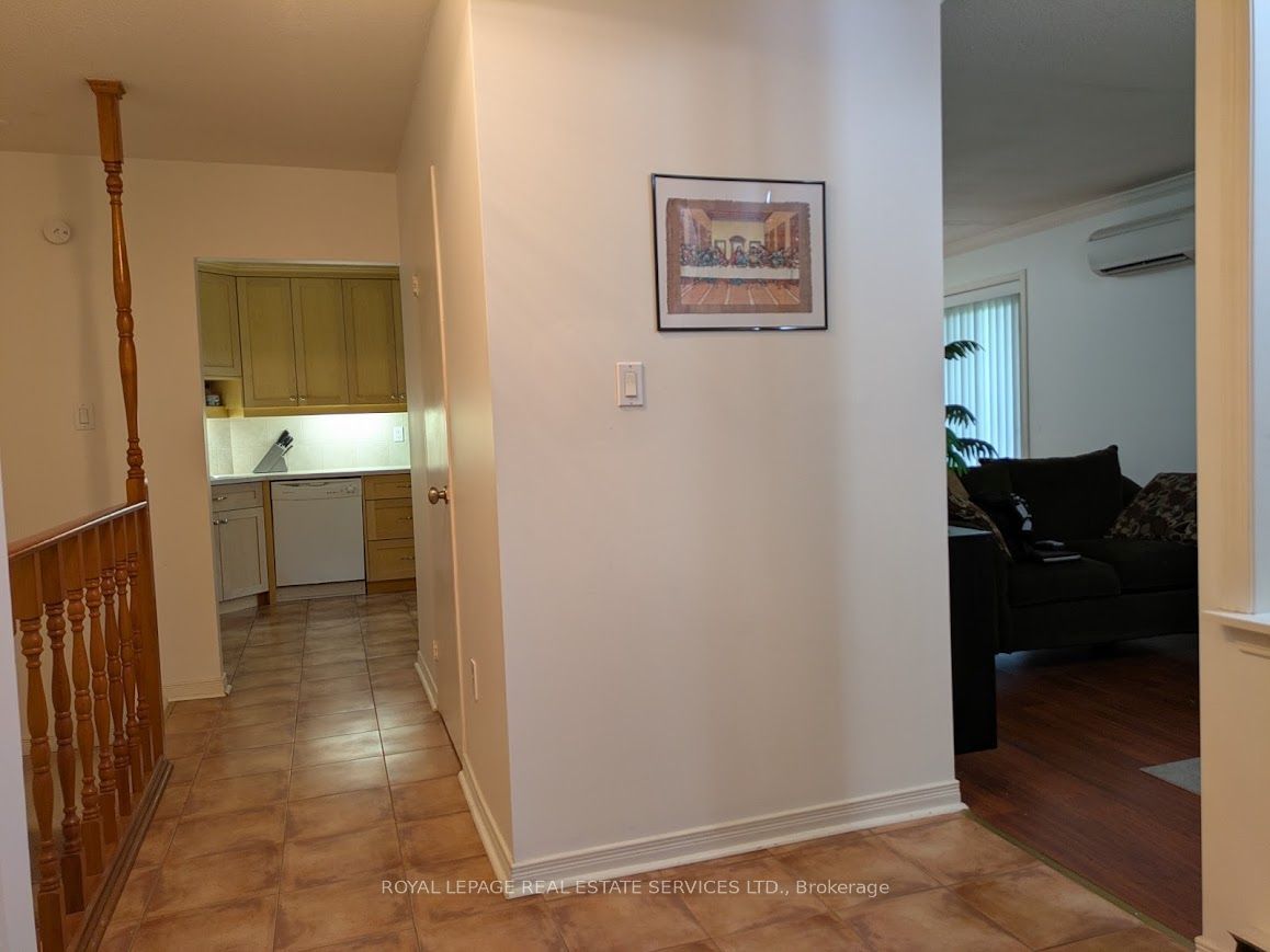2035 South Millway Drive 12, Mississauga, ON L5L 1R7 photo 3