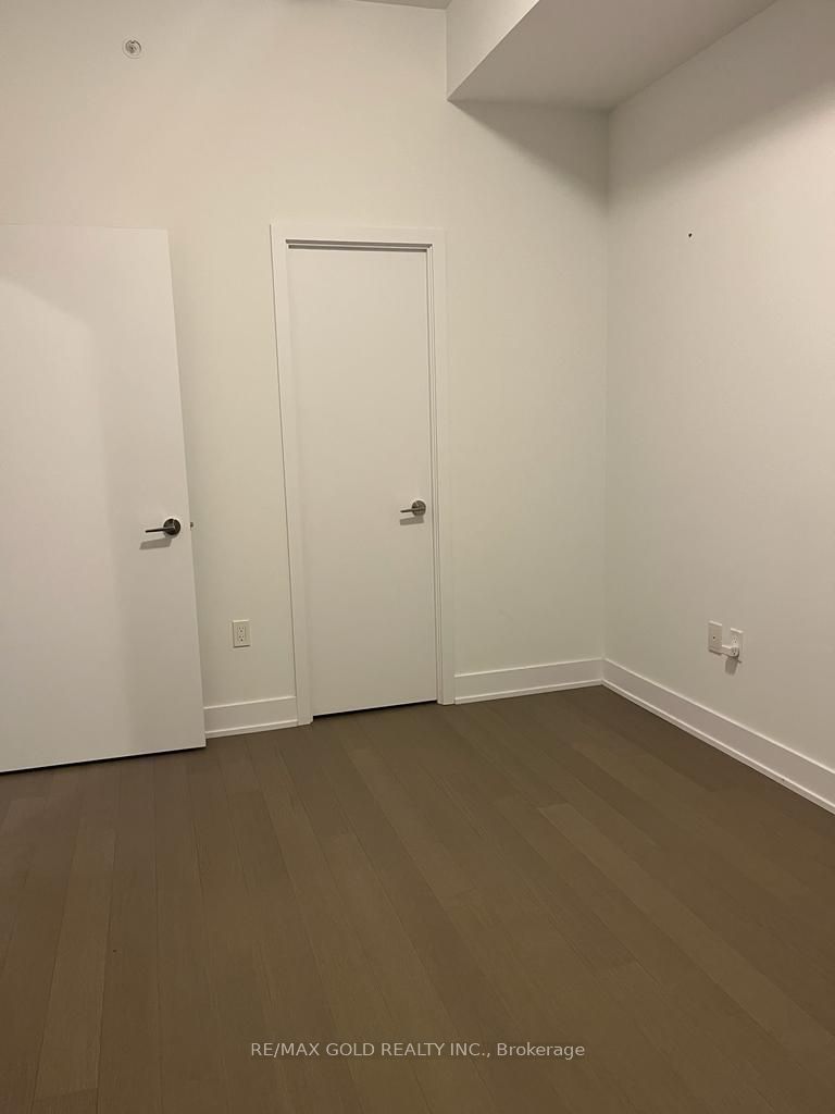 20 Shore Breeze Drive 1003, Toronto, ON M8V 0C7 photo 5