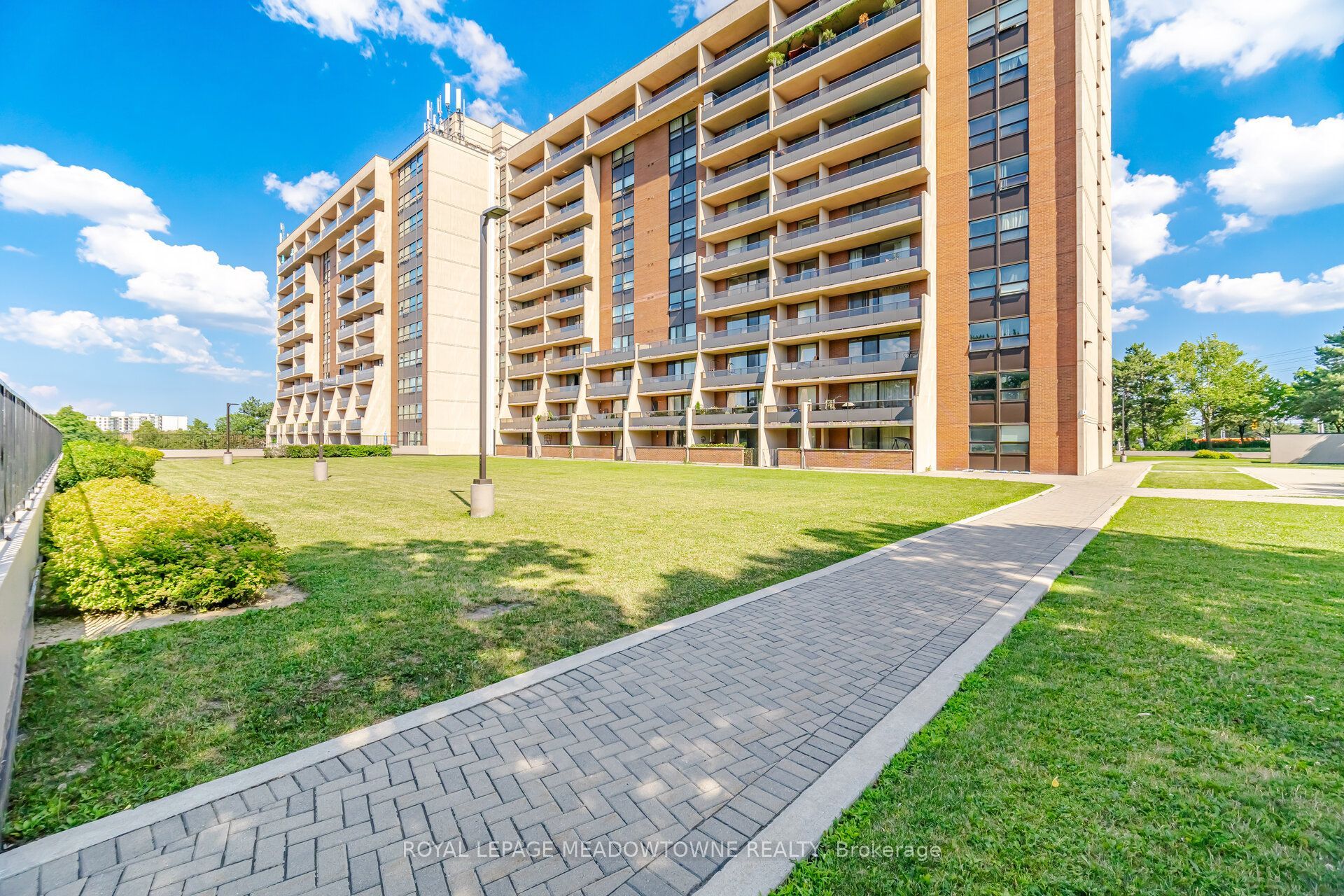 2929 Aquitaine Avenue 501, Mississauga, ON L5N 2C7