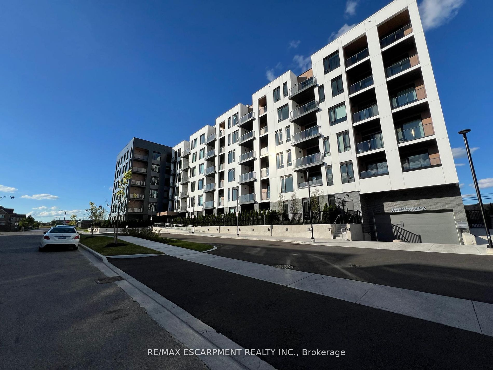 1440 Clarriage Court 410, Milton, ON L9T 2X5