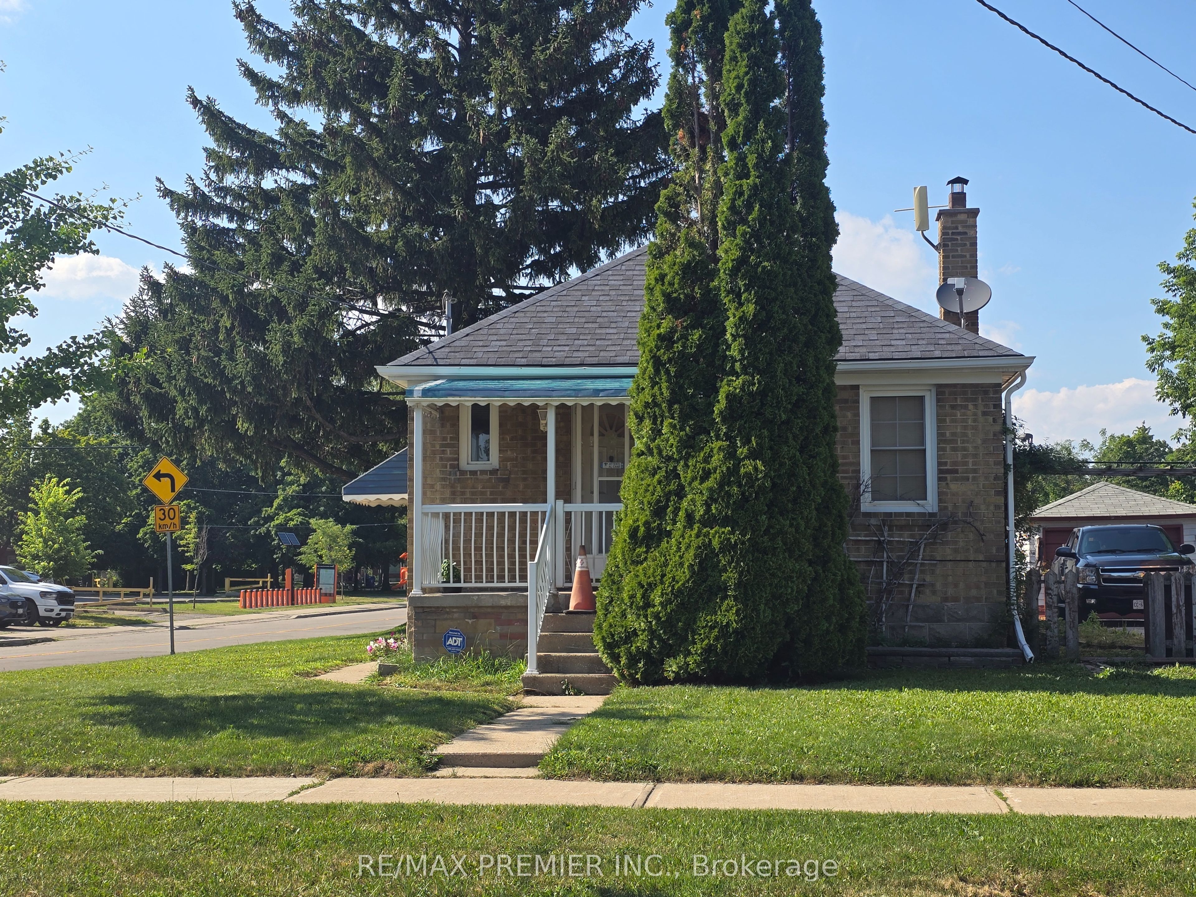 468 Glen Park Avenue, Toronto, ON M6B 2E7