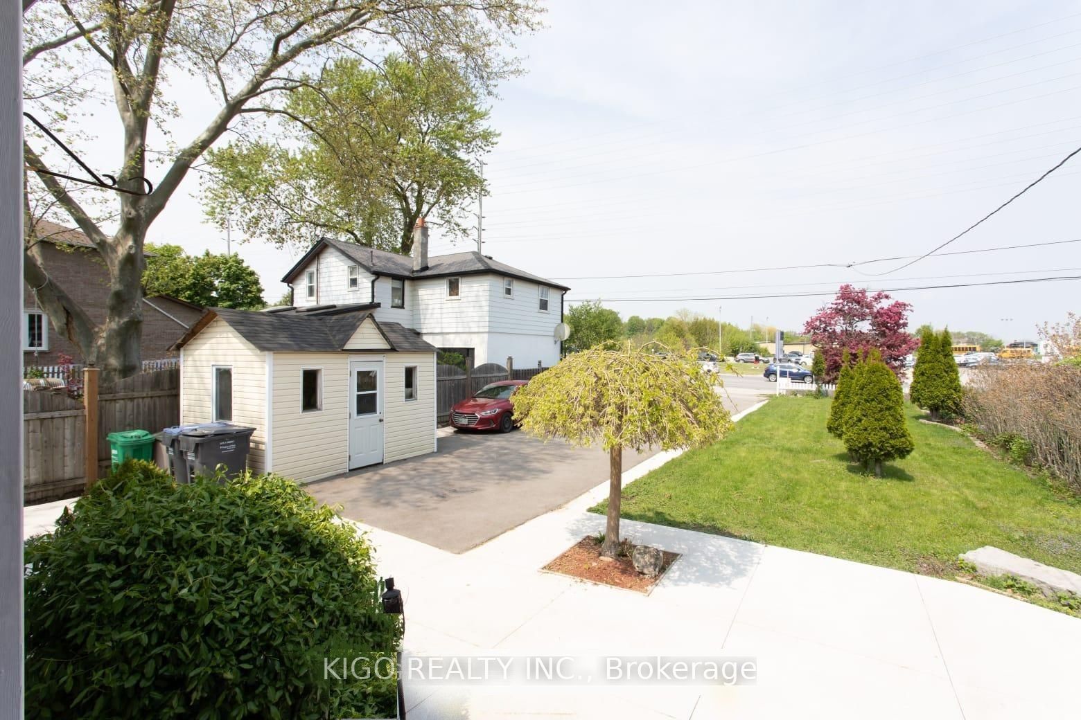1328 Cawthra Road, Mississauga, ON L5G 4K9 photo 2