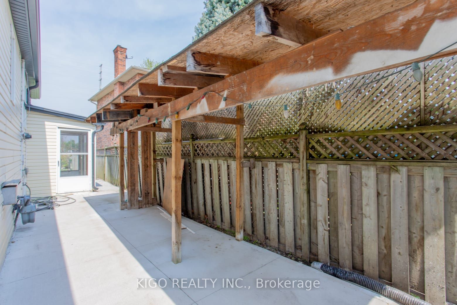 1328 Cawthra Road, Mississauga, ON L5G 4K9 photo 4