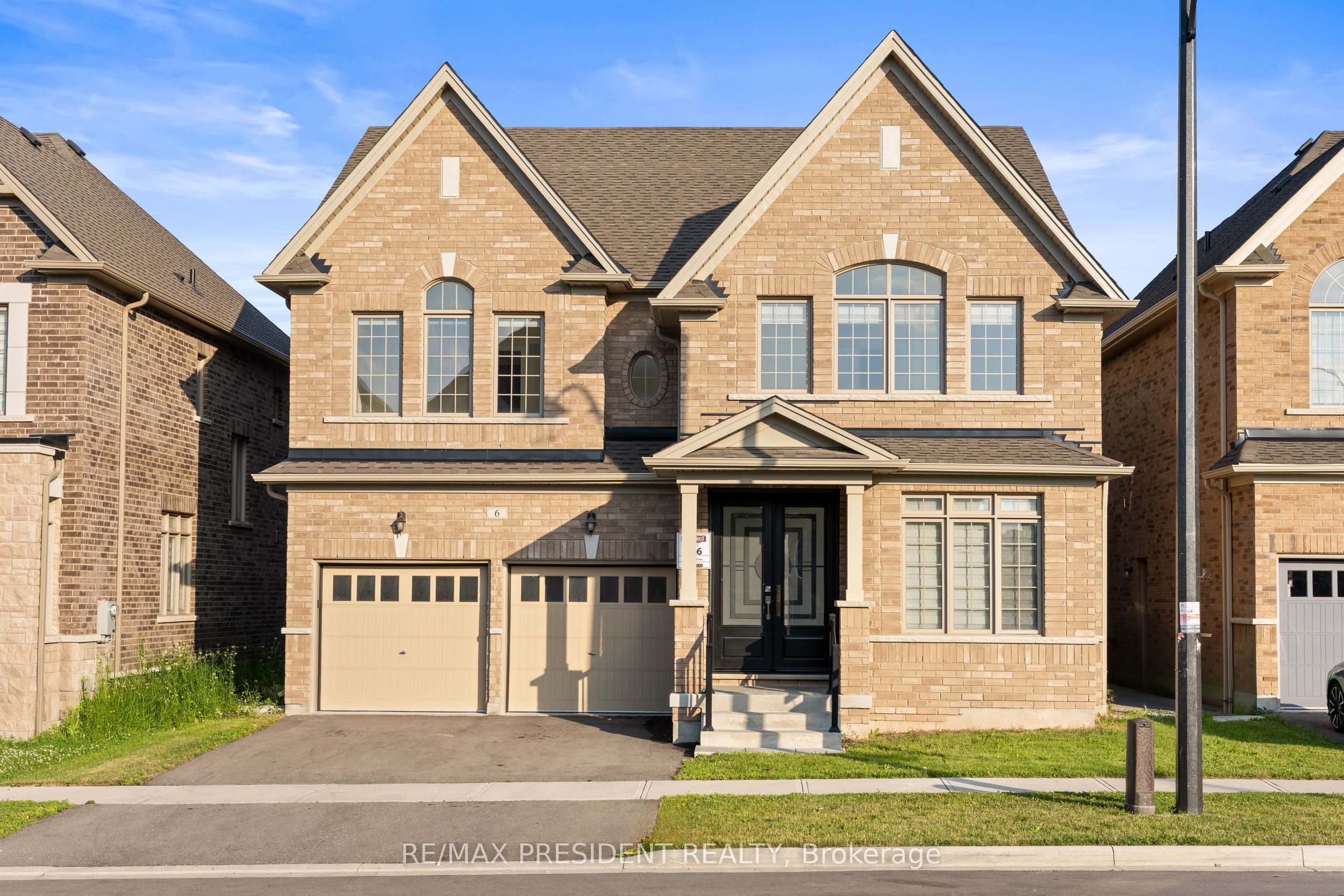 6 JENWOOD Crescent, Brampton, ON L6R 4C6