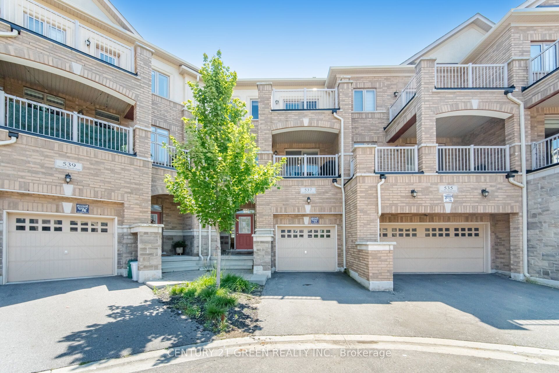 537 Dundas Street E, Oakville, ON L6H 3P6 photo 2