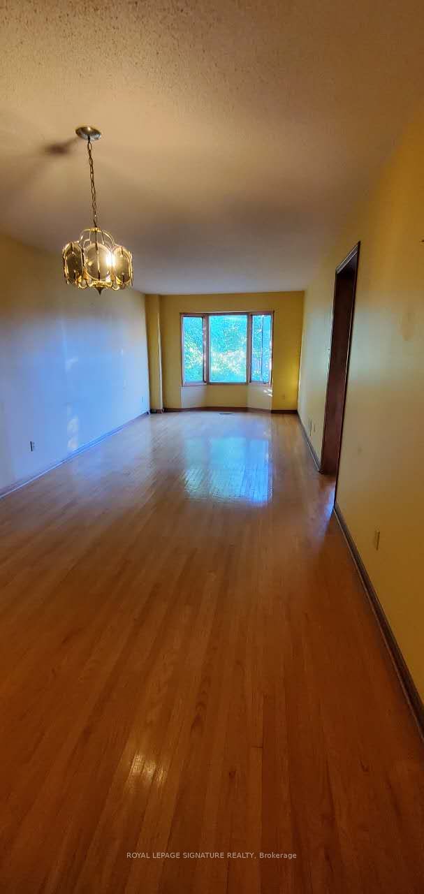 167 Surbray Grove, Mississauga, ON L5B 2E2 photo 3
