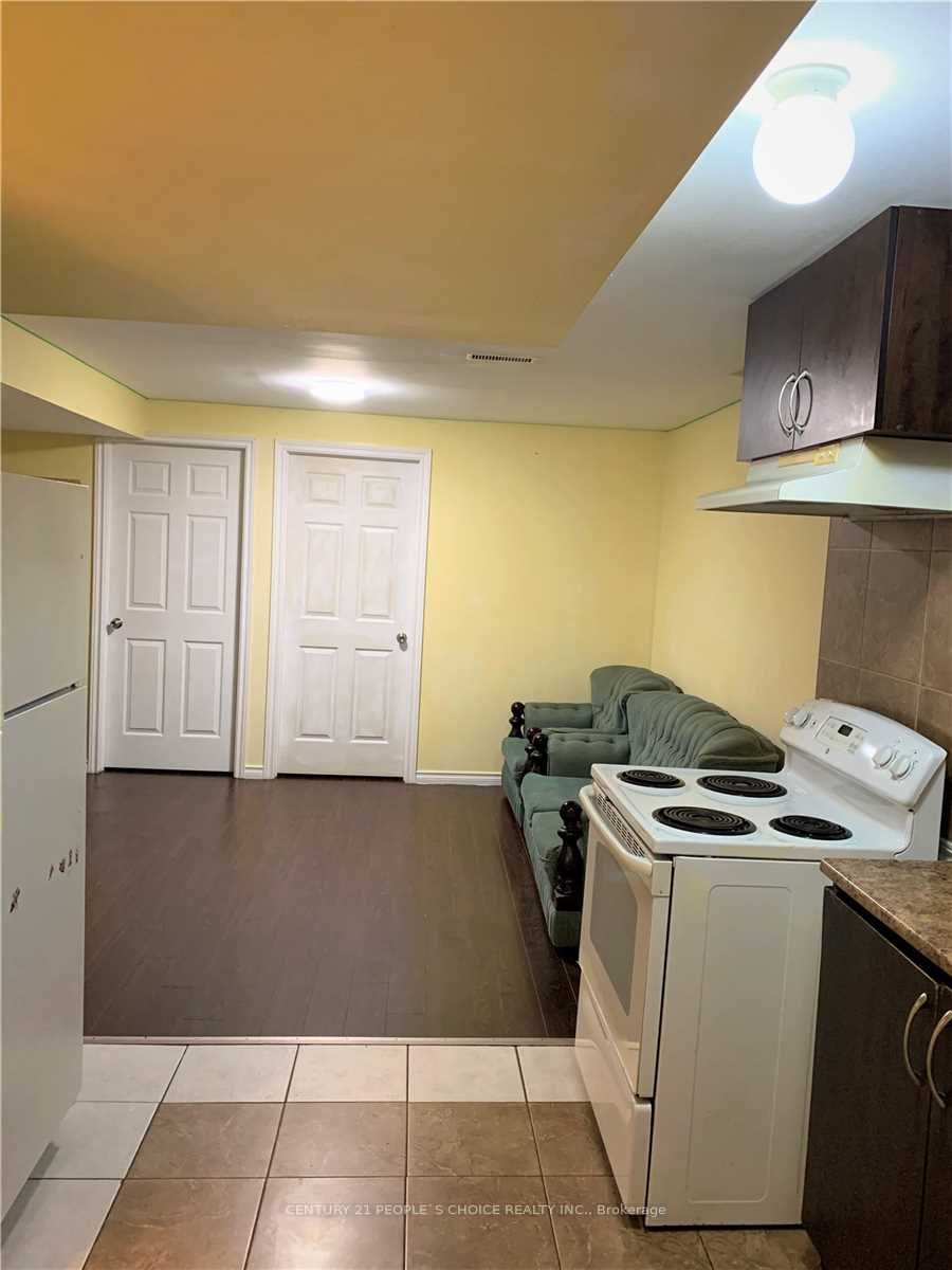 40 Palm Tree Road (Basmt), Brampton, ON L6V 4N6 photo 4