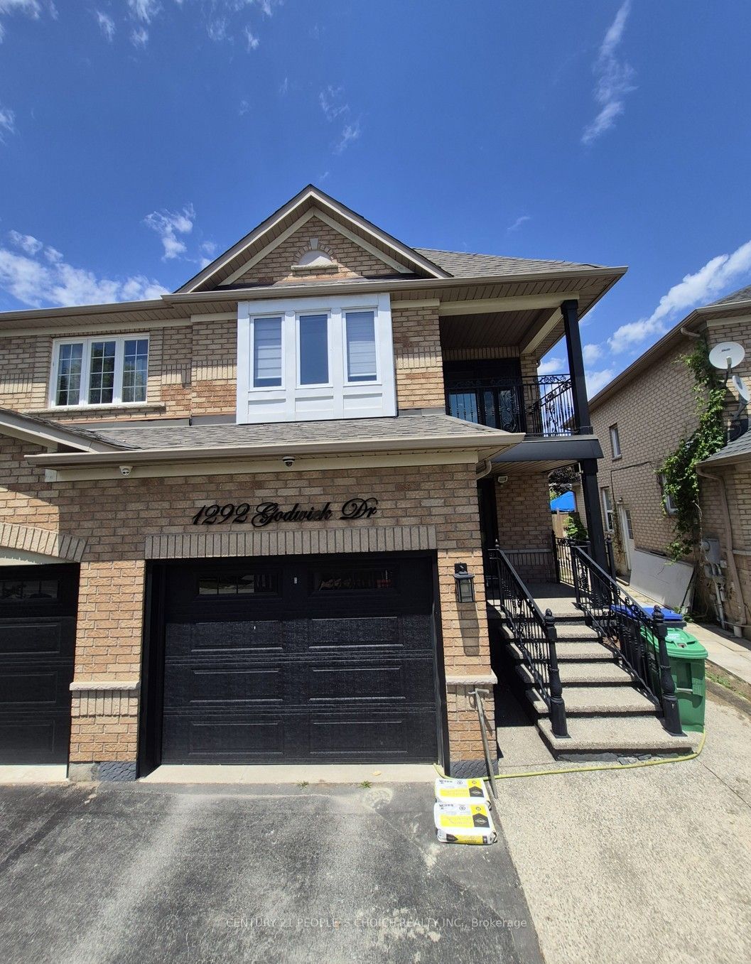 1292 Godwick Drive (Lower), Mississauga, ON L5N 7X3 photo 4