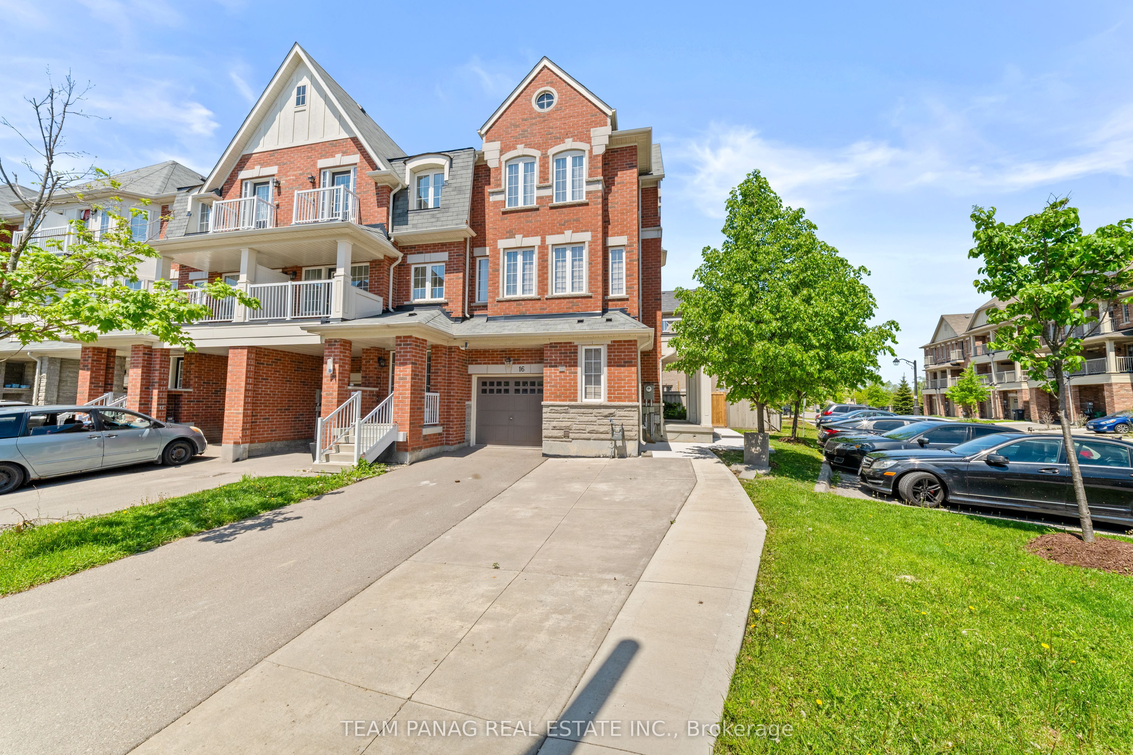 16 Rabbit Run Way, Brampton, ON L6Z 0J2 photo 2