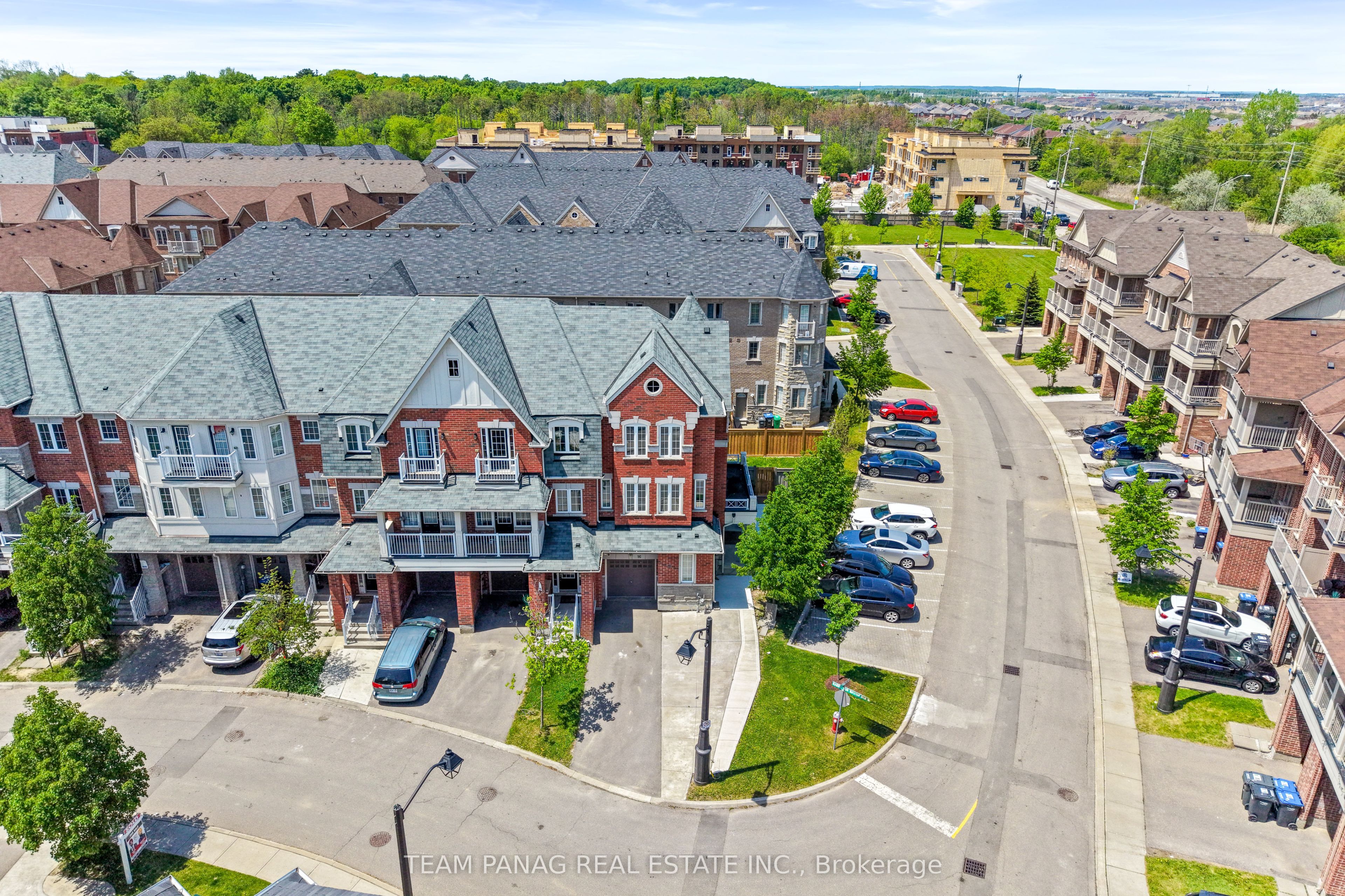 16 Rabbit Run Way, Brampton, ON L6Z 0J2 photo 3