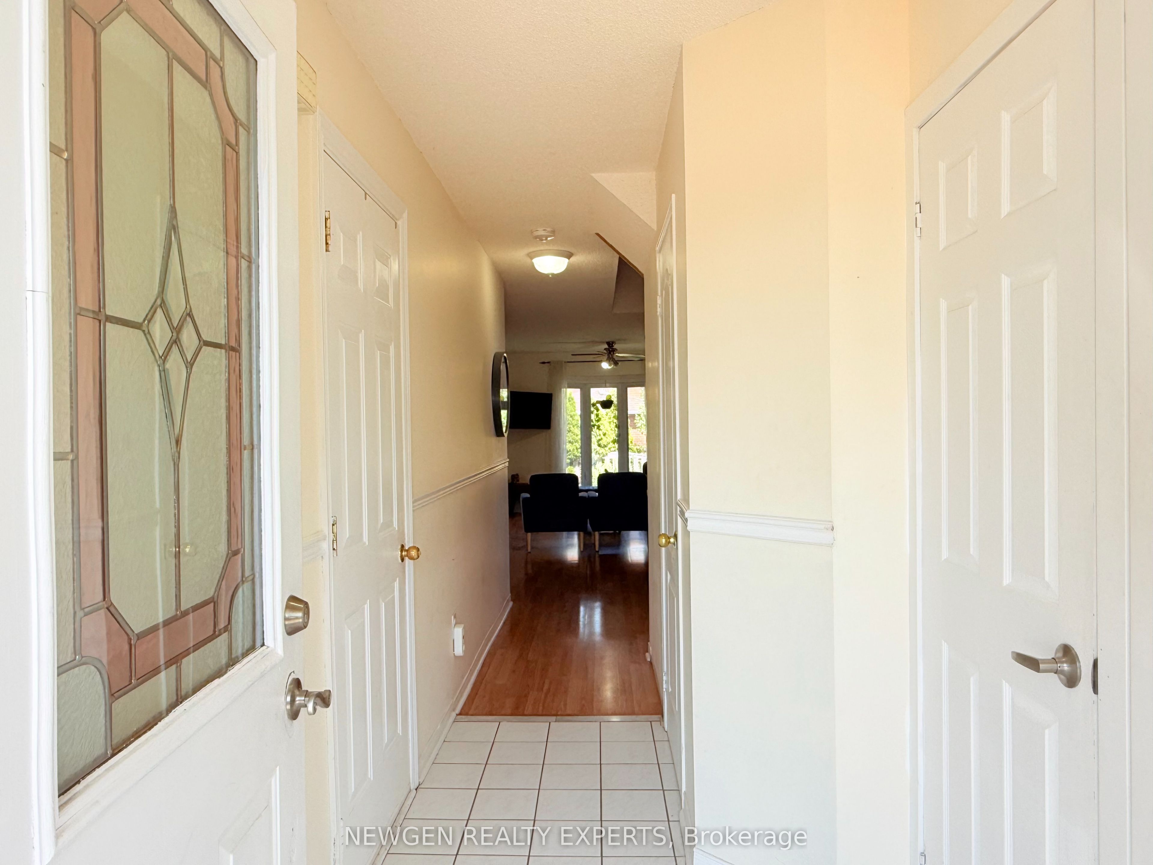 6013 Castlegrove Court Upper, Mississauga, ON L5N 7A8 photo 3