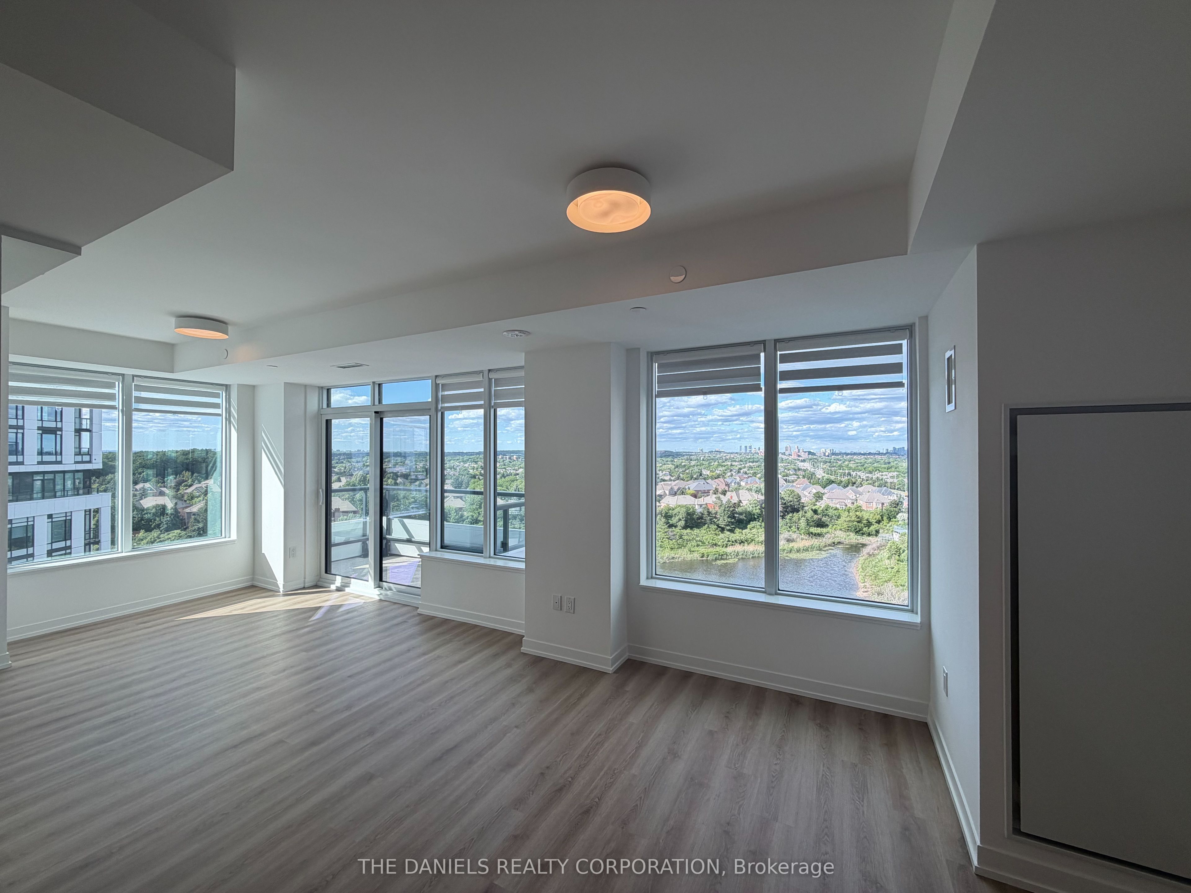 2485 Eglinton Avenue W 606, Mississauga, ON L5M 2T1