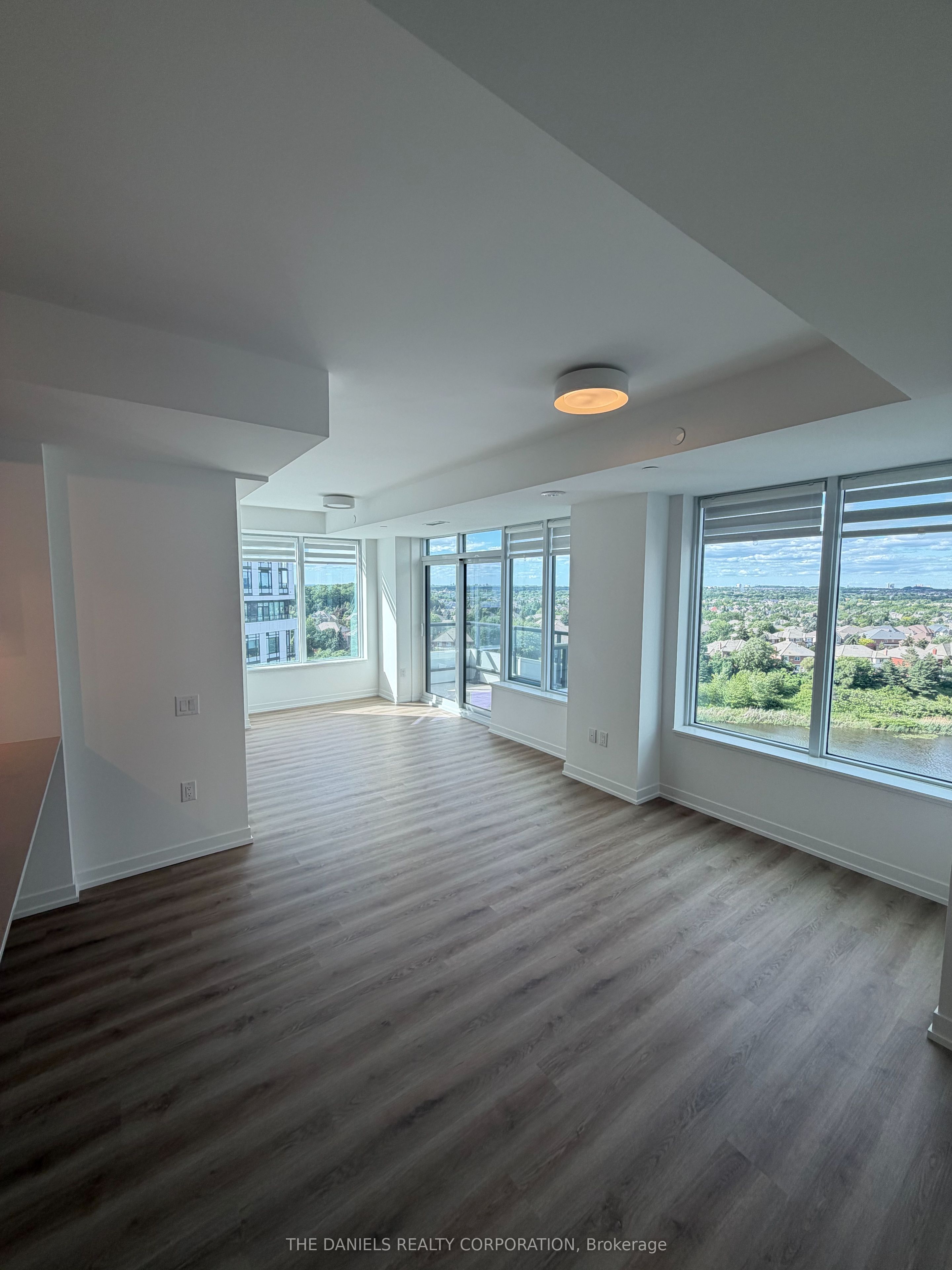 2485 Eglinton Avenue W 606, Mississauga, ON L5M 2T1 photo 3