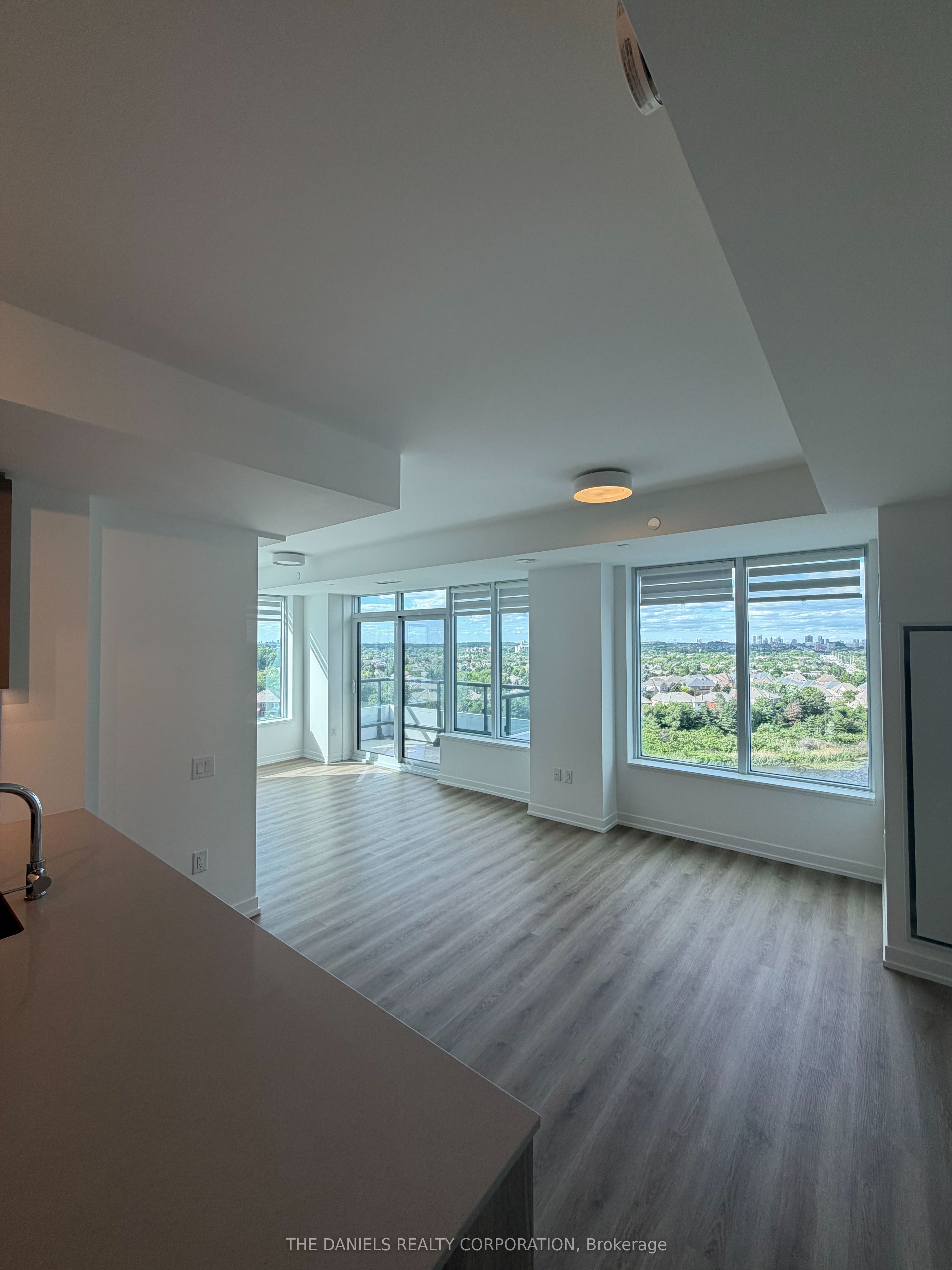 2485 Eglinton Avenue W 606, Mississauga, ON L5M 2T1 photo 4