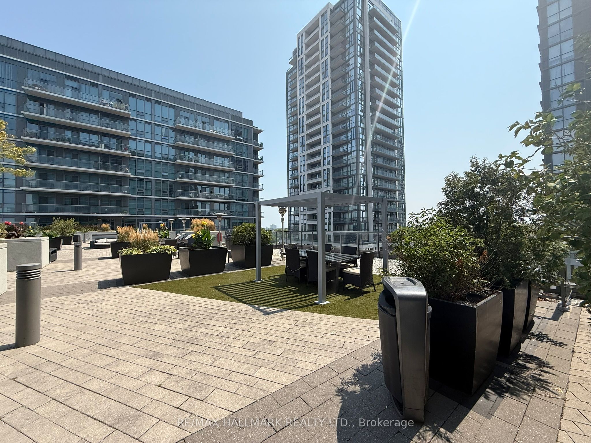 1185 The Queensway Street 1211, Toronto, ON M8Z 0C6