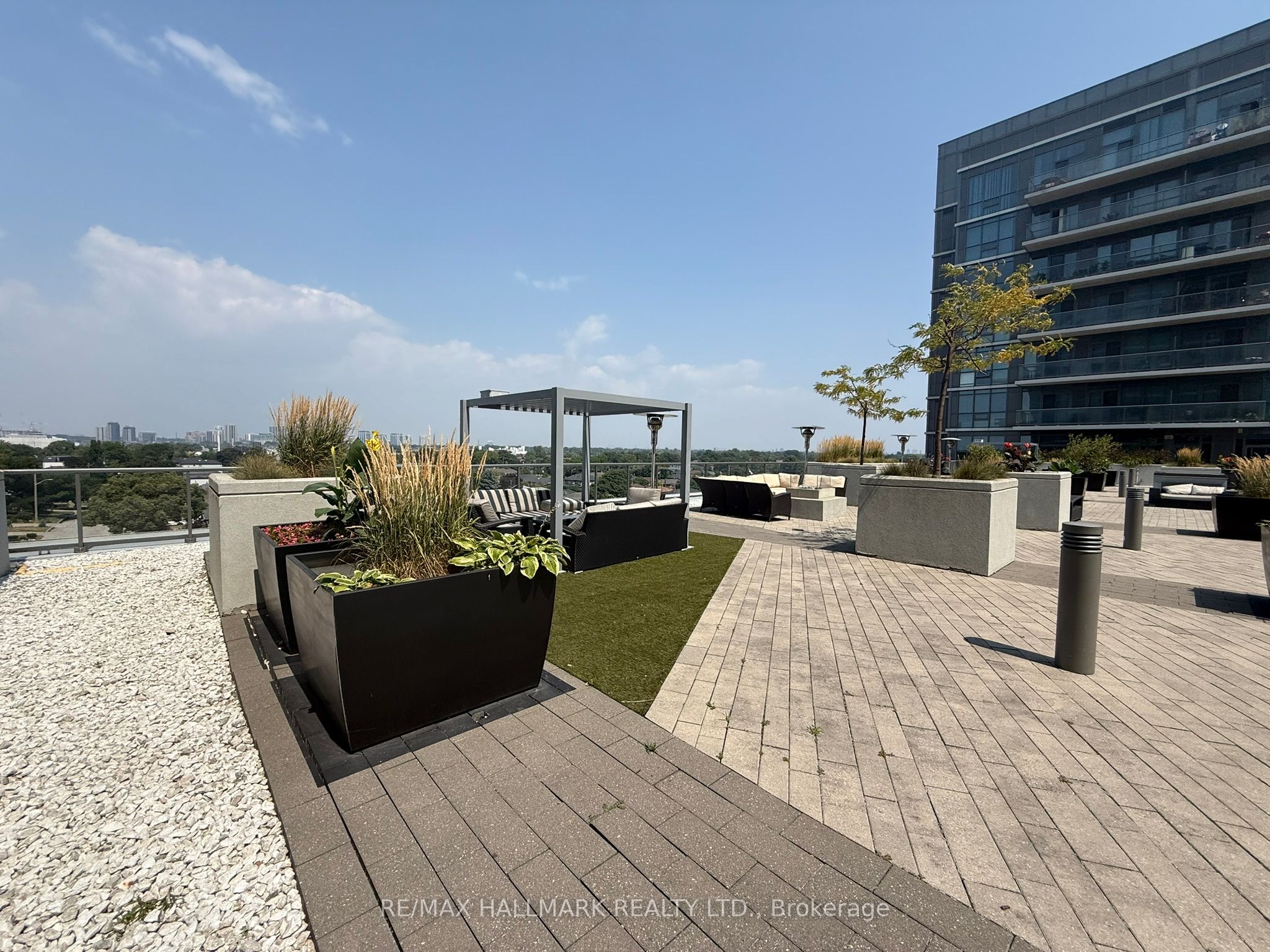 1185 The Queensway Street 1211, Toronto, ON M8Z 0C6 photo 3