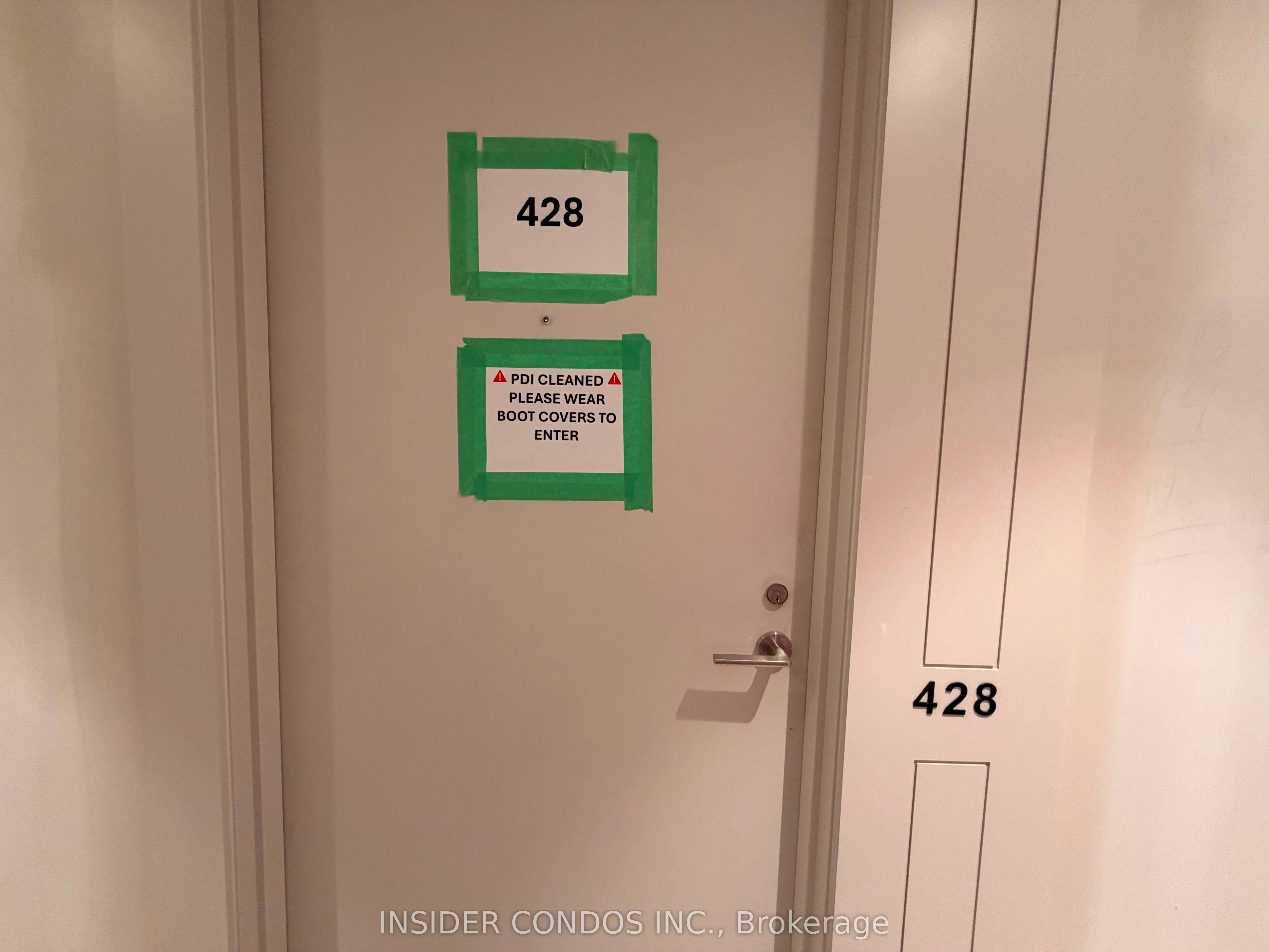 4010 Eglinton Avenue W 428, Toronto, ON M9P 1A6 photo 2