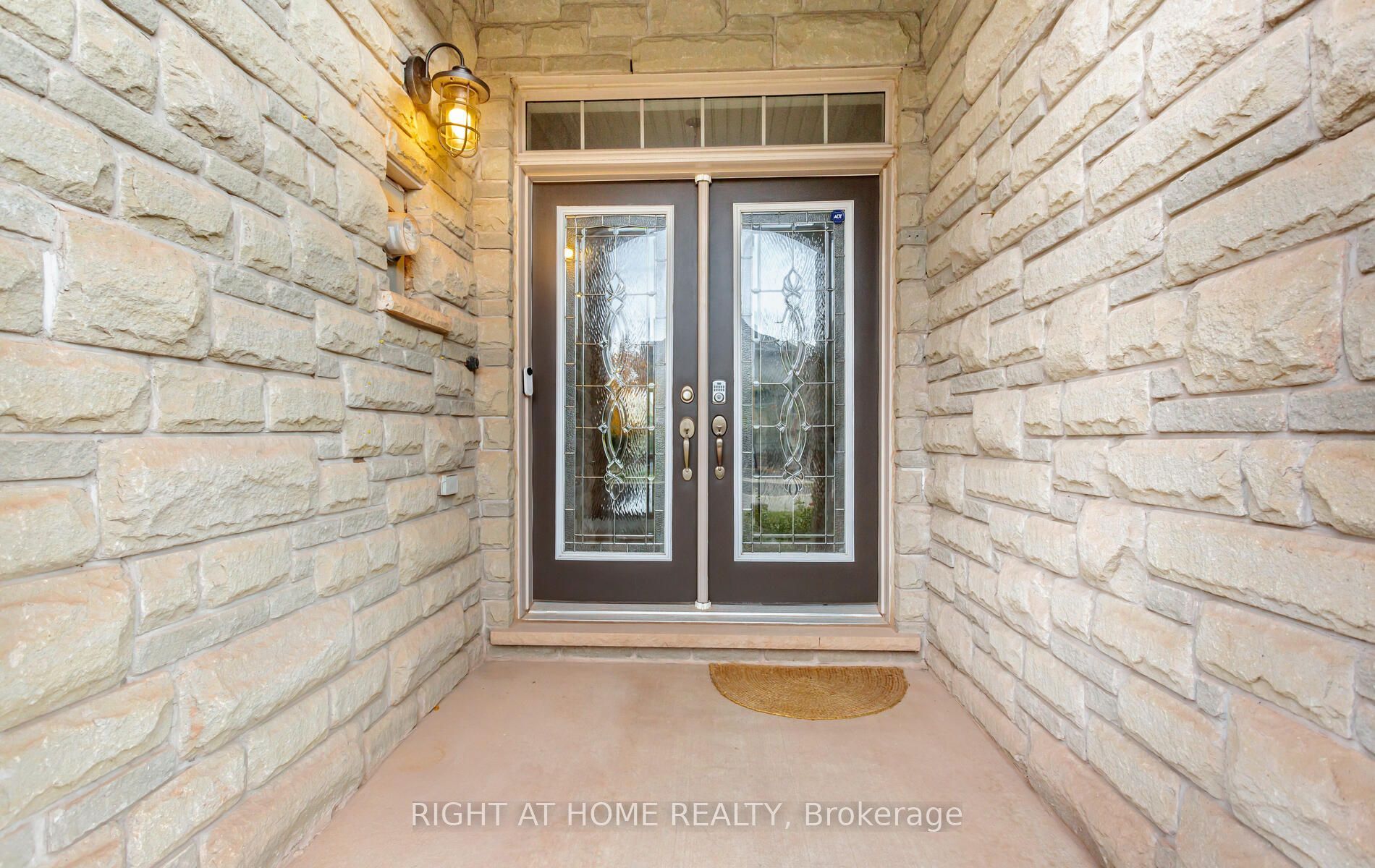2419 Wasaga Drive, Oakville, ON L6H 0B8 photo 2