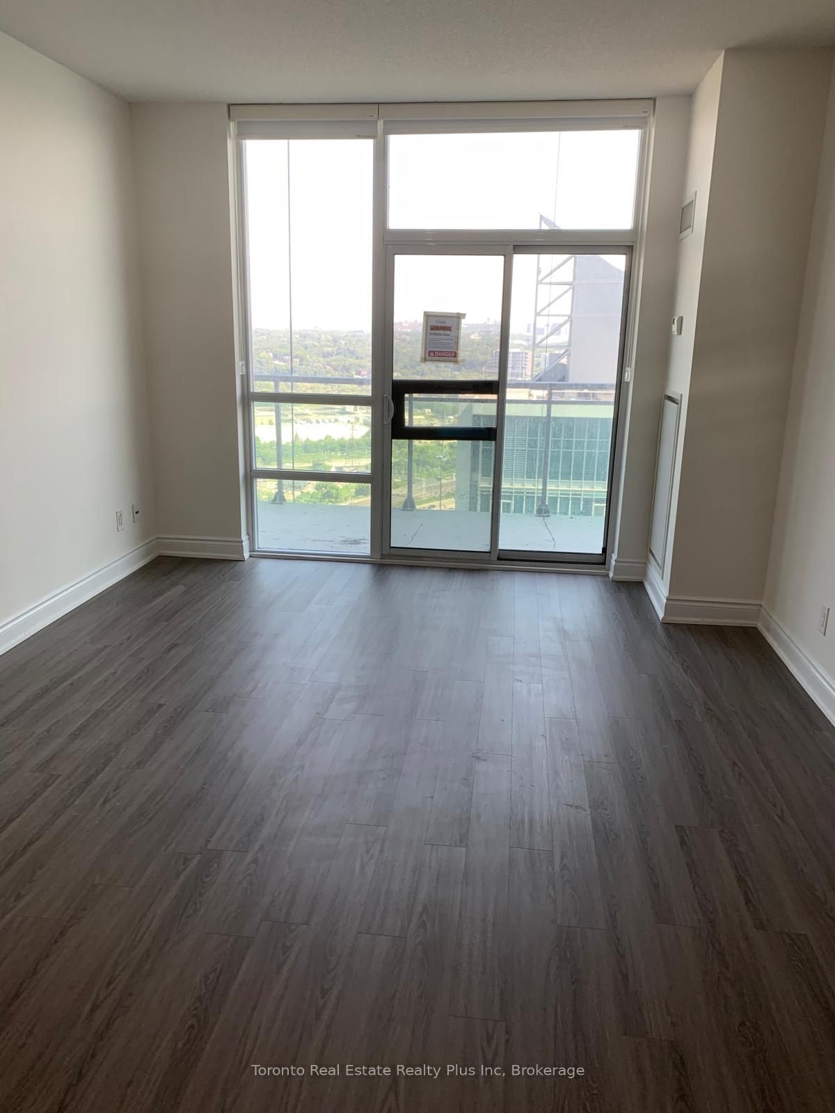 16 Brookers Lane 2804, Toronto, ON M8V 1A1 photo 5