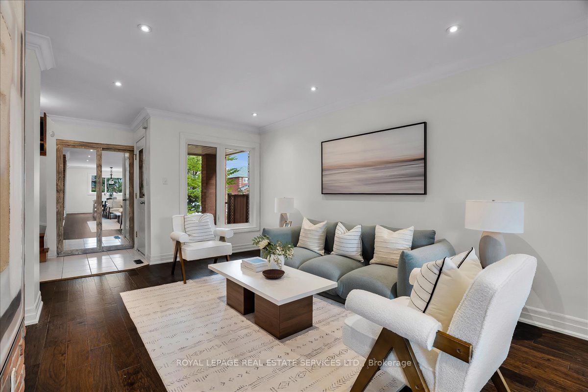 3896 Densbury Drive, Mississauga, ON L5N 6Y9 photo 4