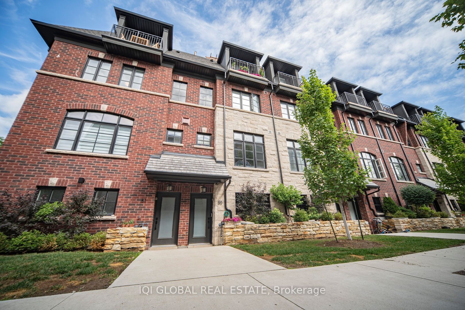 30 Lunar Crescent 50, Mississauga, ON L5M 2P6 photo 3