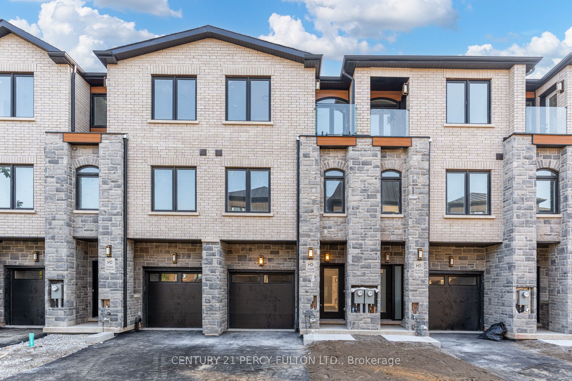 6636 Clock Court 9, Mississauga, ON L5W 1N2 photo 3