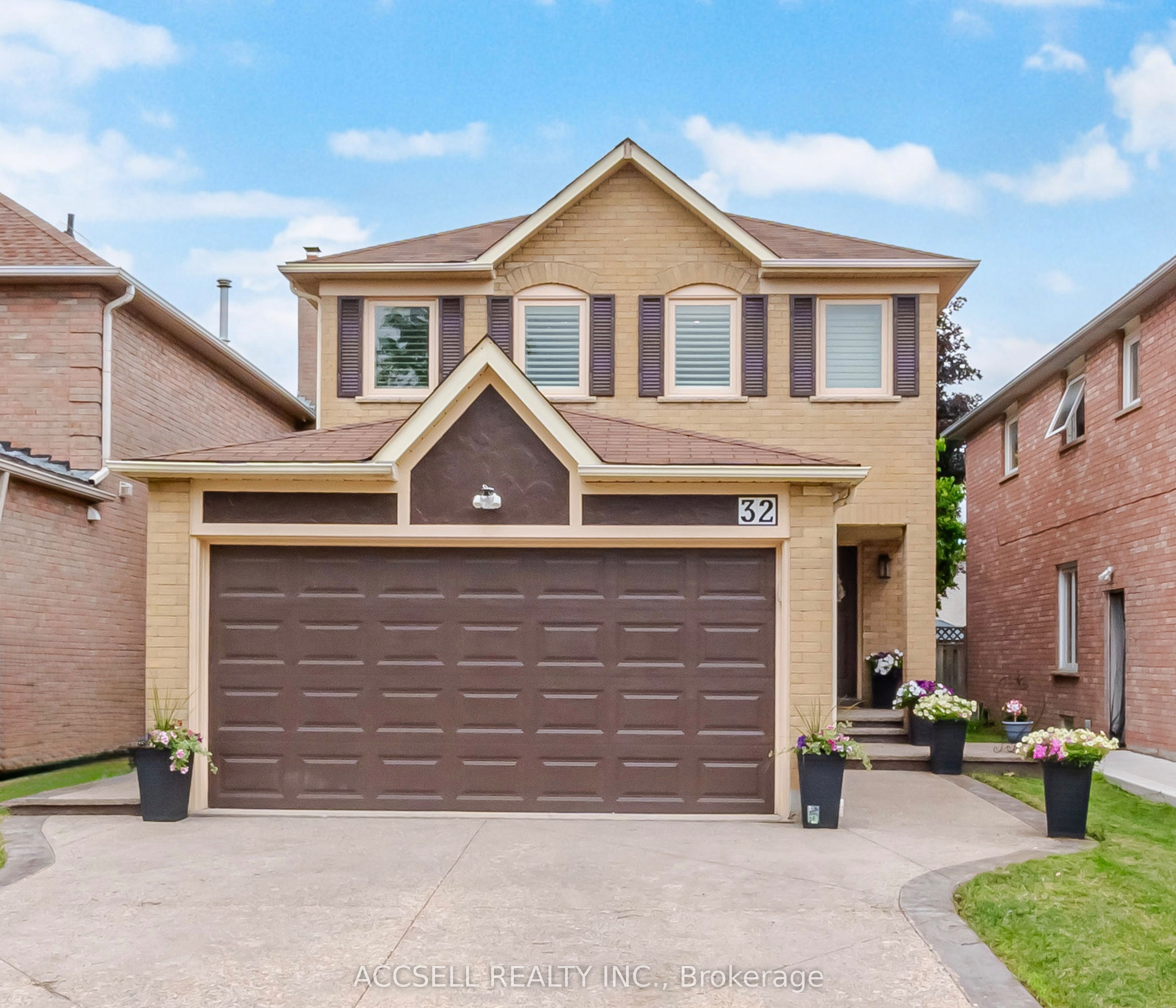 32 Niles Court, Brampton, ON L6S 5T5