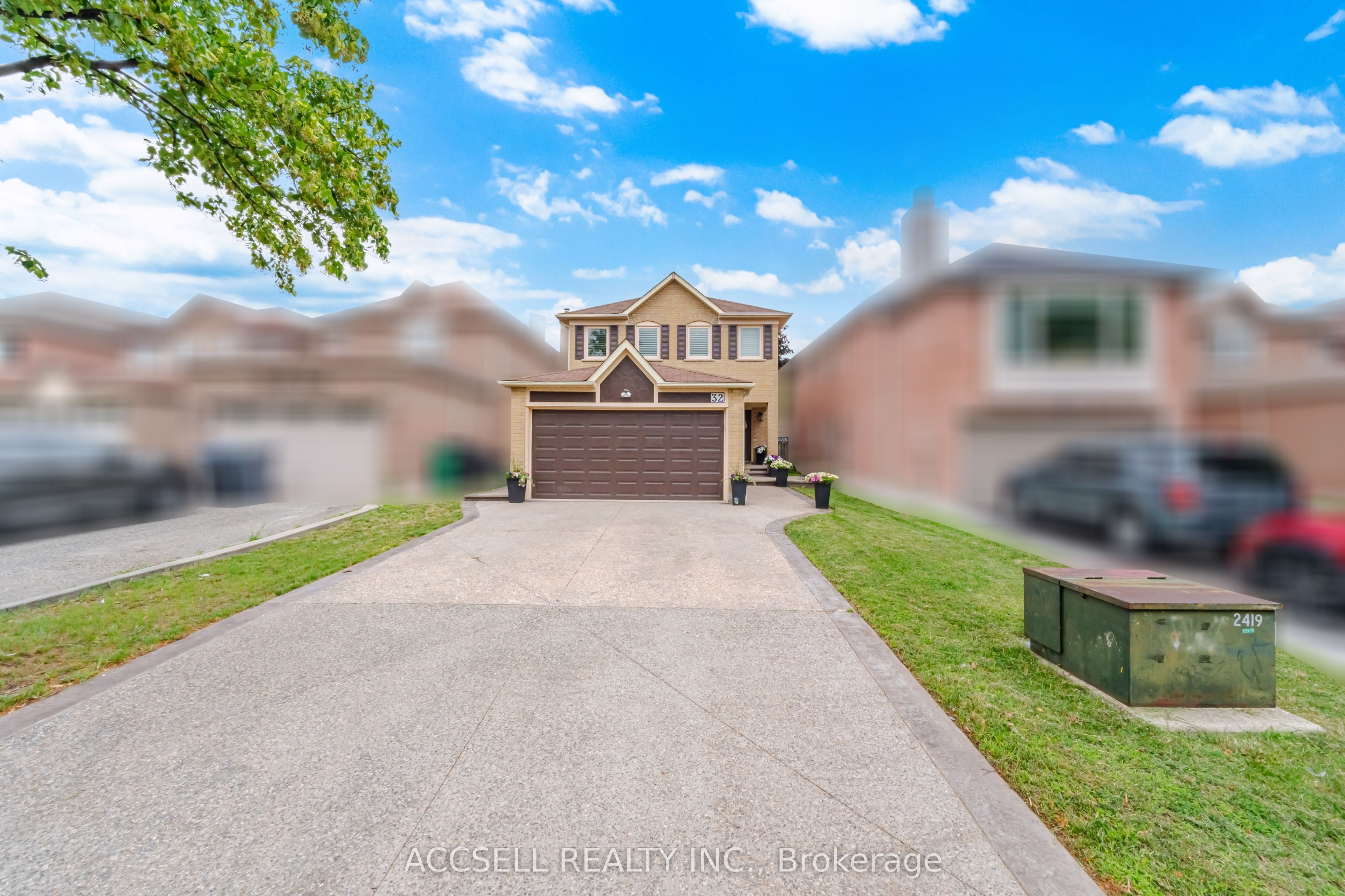 32 Niles Court, Brampton, ON L6S 5T5 photo 3