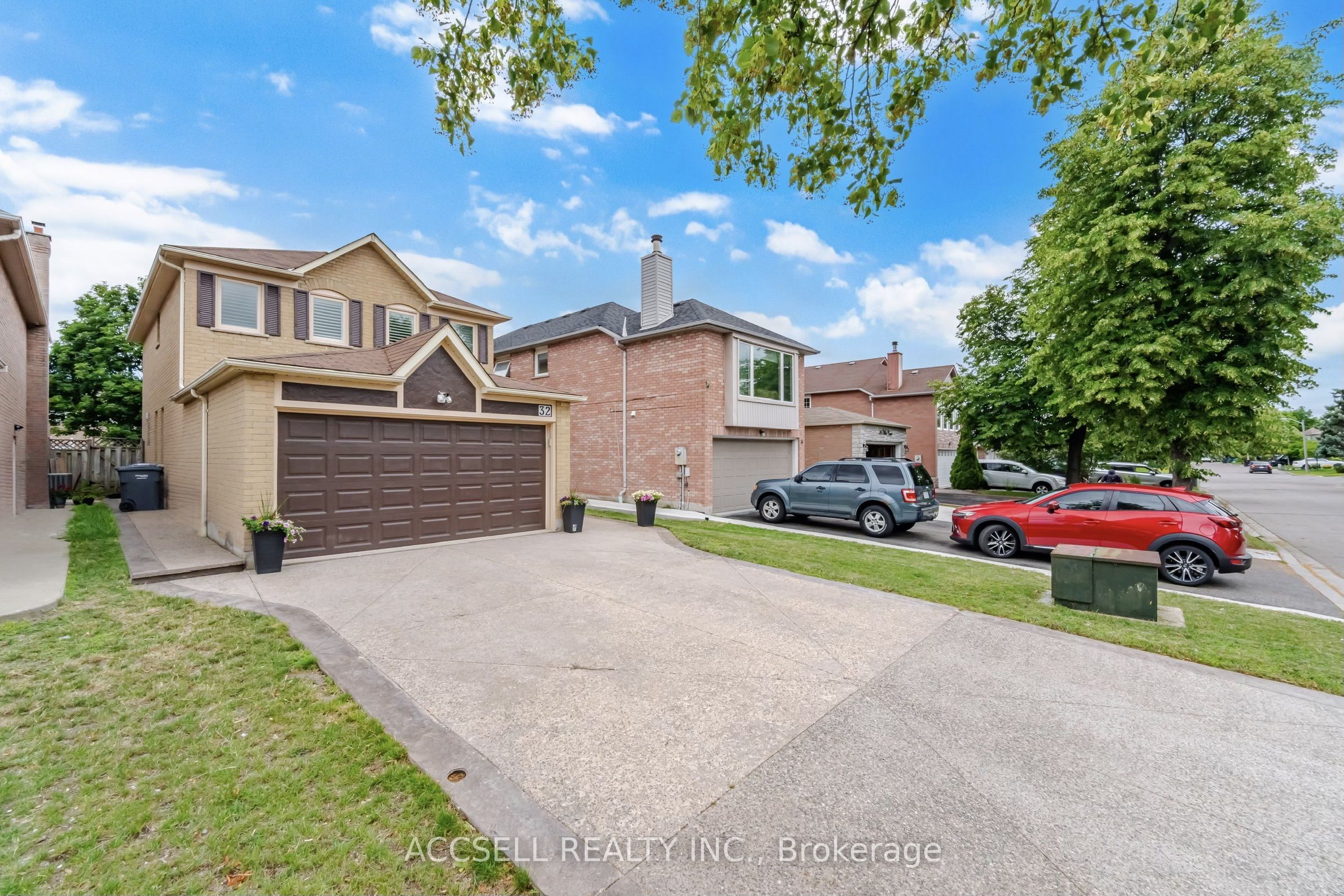 32 Niles Court, Brampton, ON L6S 5T5 photo 4