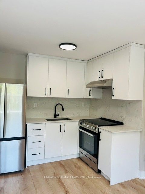 2961 Lakeshore Boulevard W 1, Toronto, ON M8V 1Y5