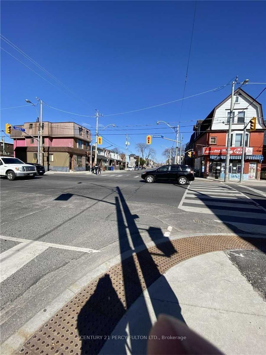 746 Lansdowne Avenue Bsmt, Toronto, ON M6H 3Y8 photo 5
