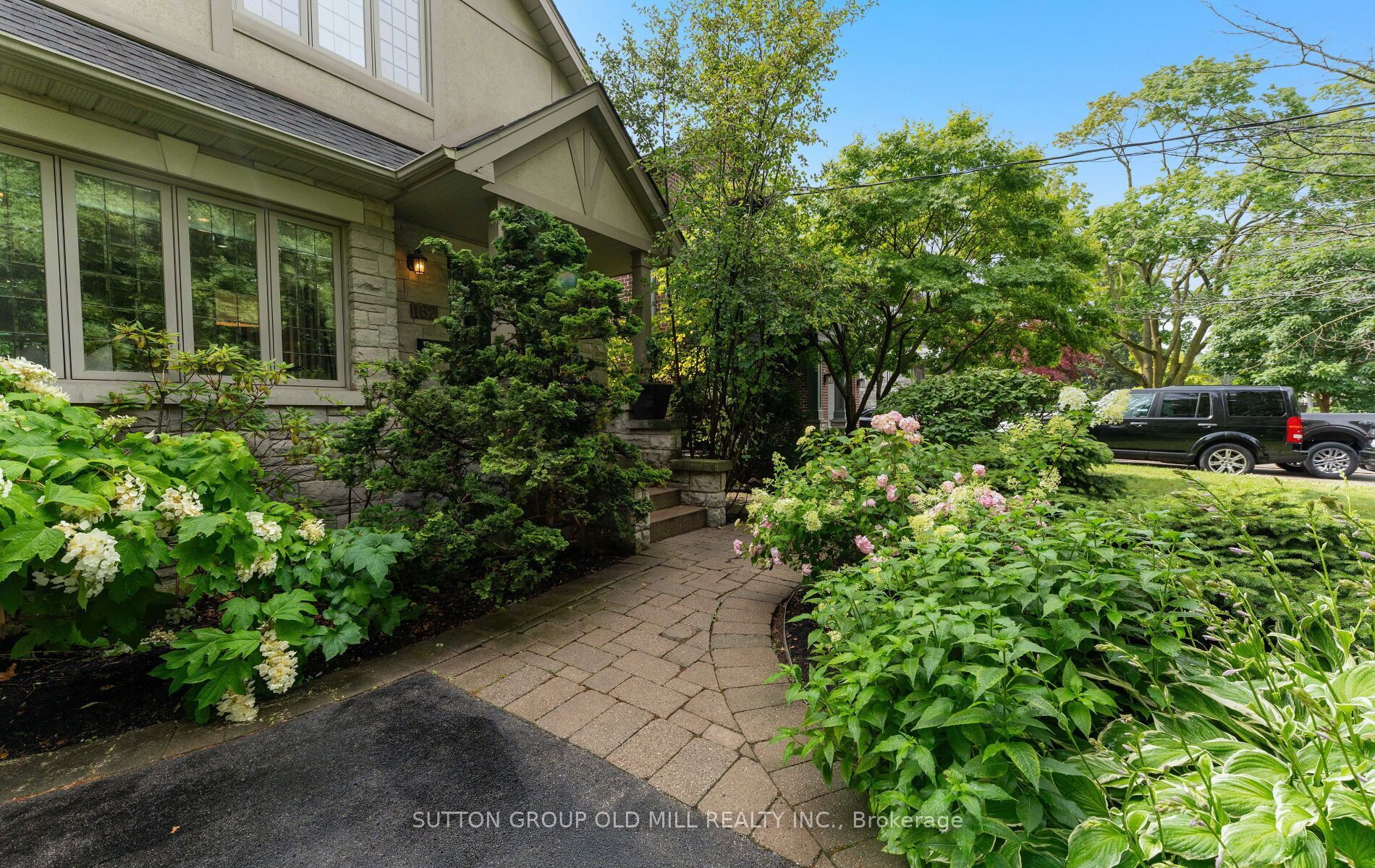 162 Brentwood Road N, Toronto, ON M8X 2C9 photo 4