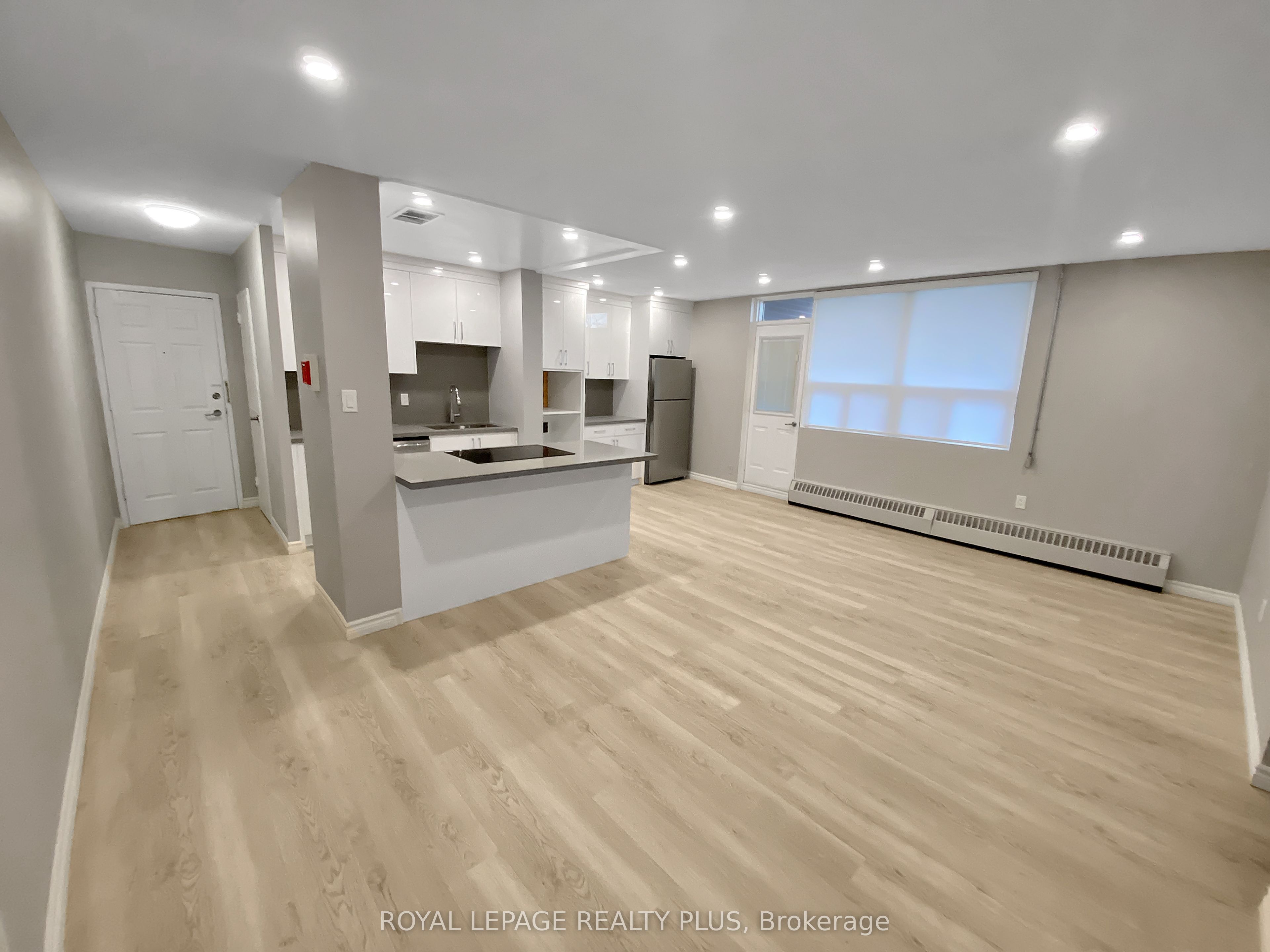 3065 Queen Frederica Drive 402, Mississauga, ON L4Y 3A3 photo 4