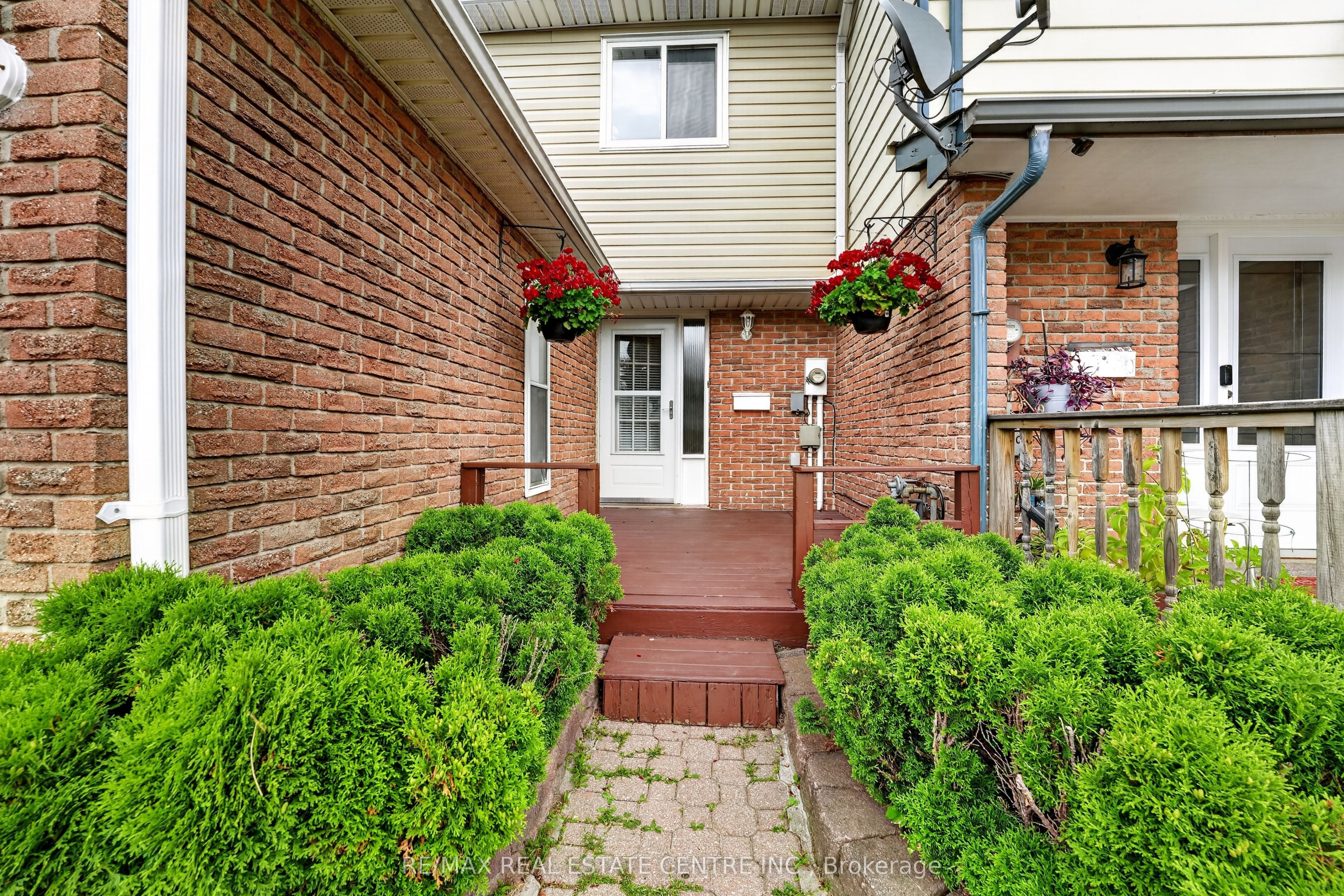 23 Burbank Crescent, Orangeville, ON L9W 3E6 photo 3