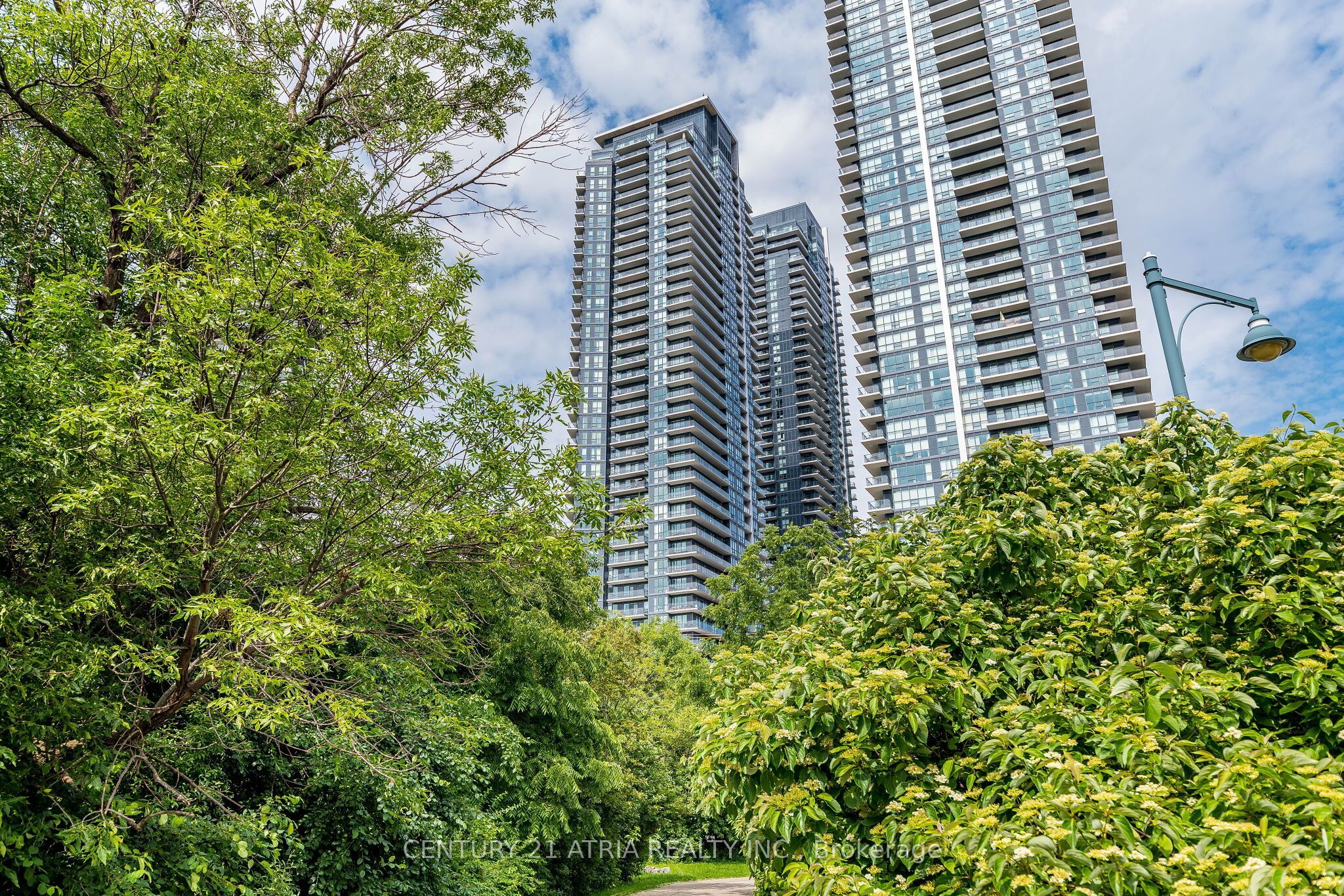 2212 Lake Shore Boulevard W 2808, Toronto, ON M8V 0C2 photo 2