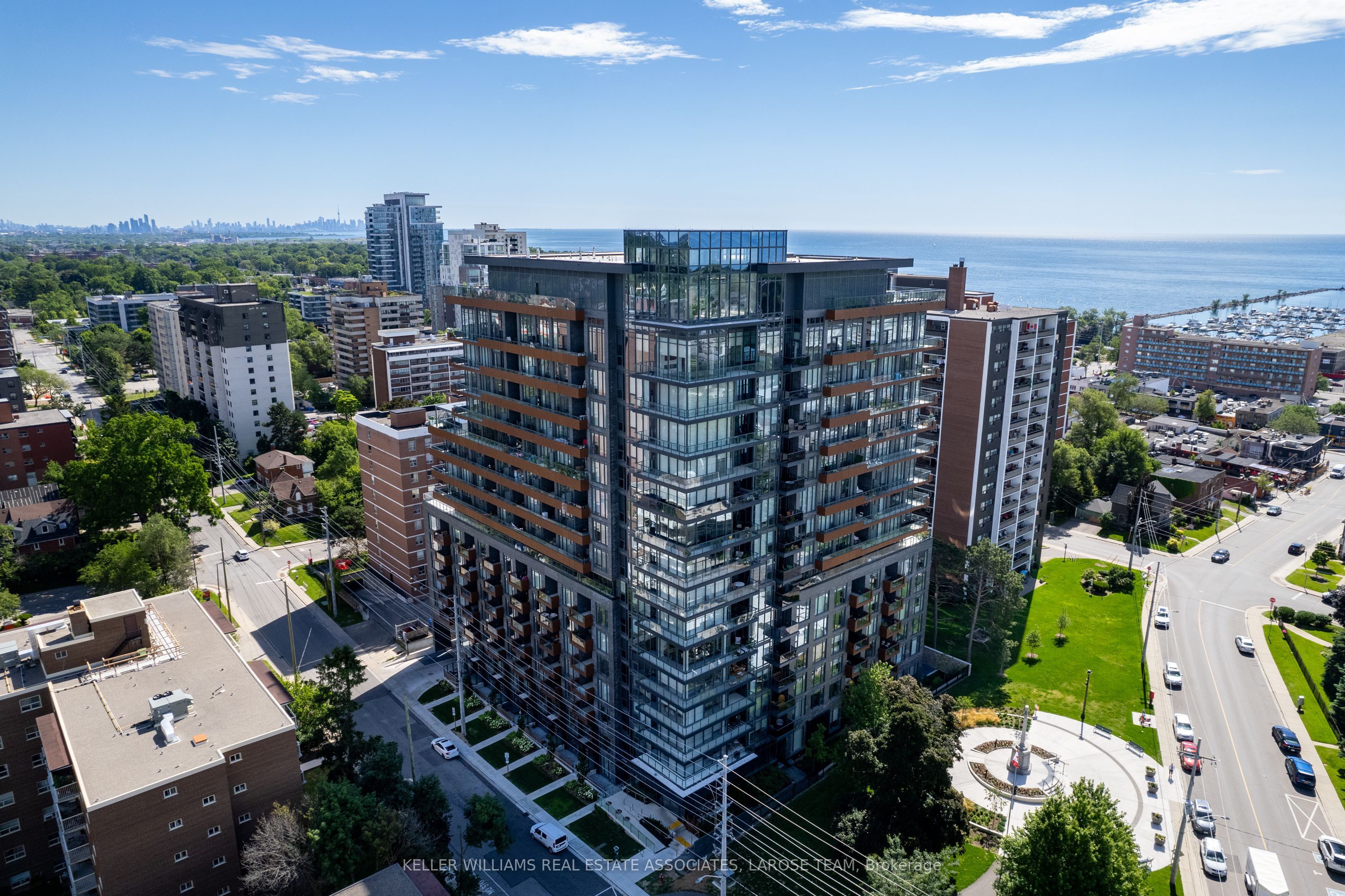 21 Park Street E 603, Mississauga, ON L5G 1L7 photo 2