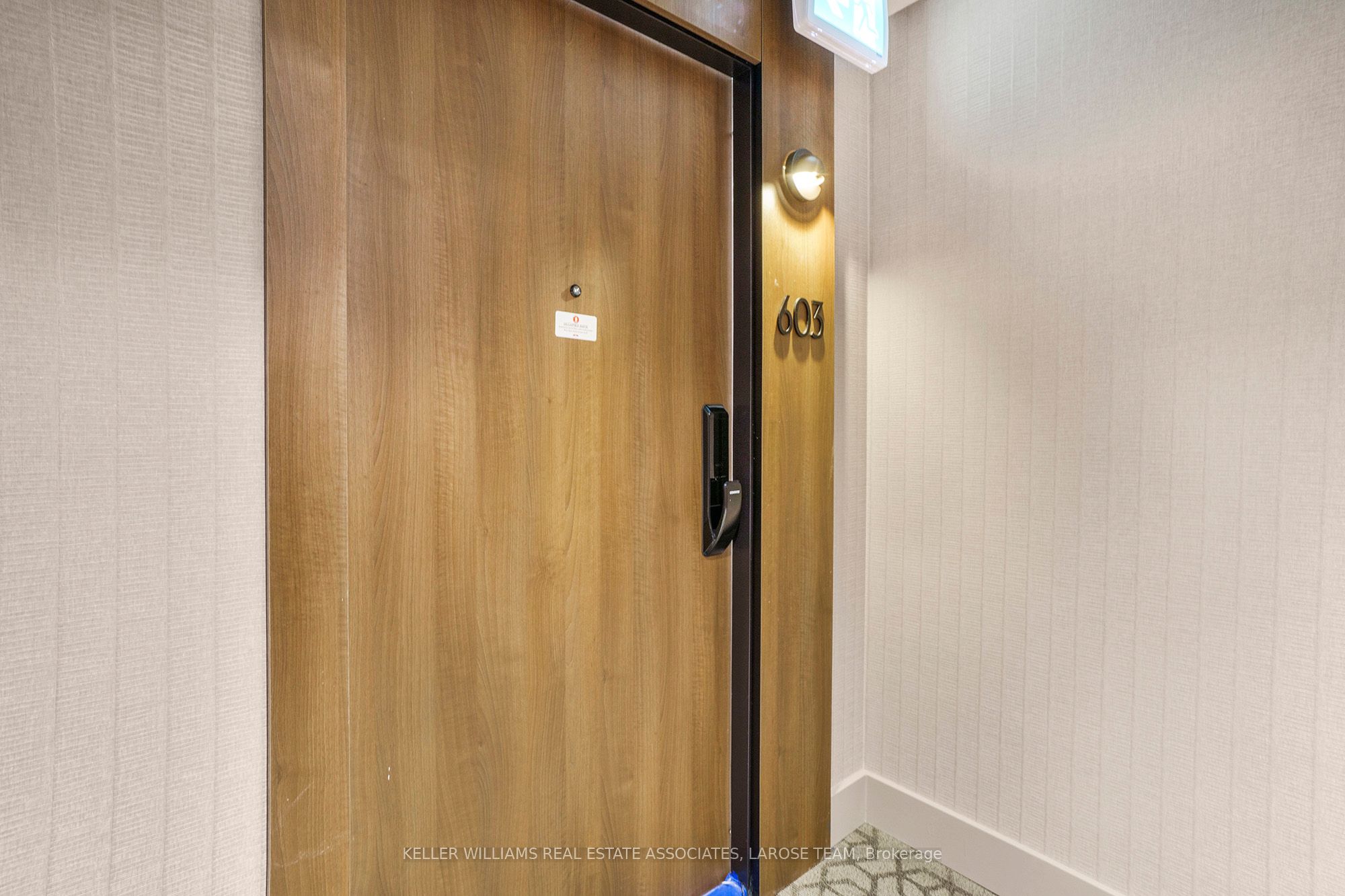 21 Park Street E 603, Mississauga, ON L5G 1L7 photo 3
