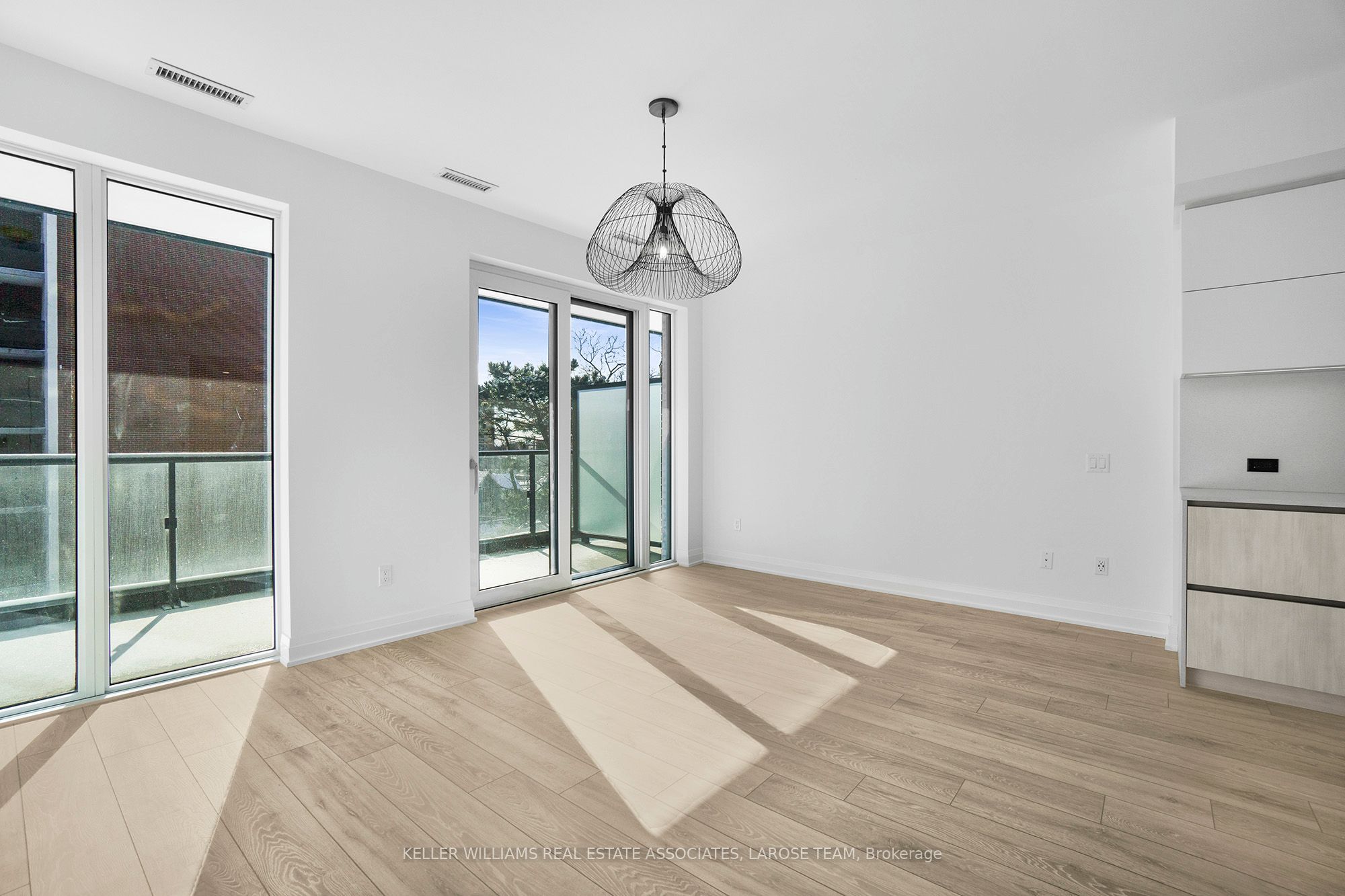21 Park Street E 603, Mississauga, ON L5G 1L7 photo 5