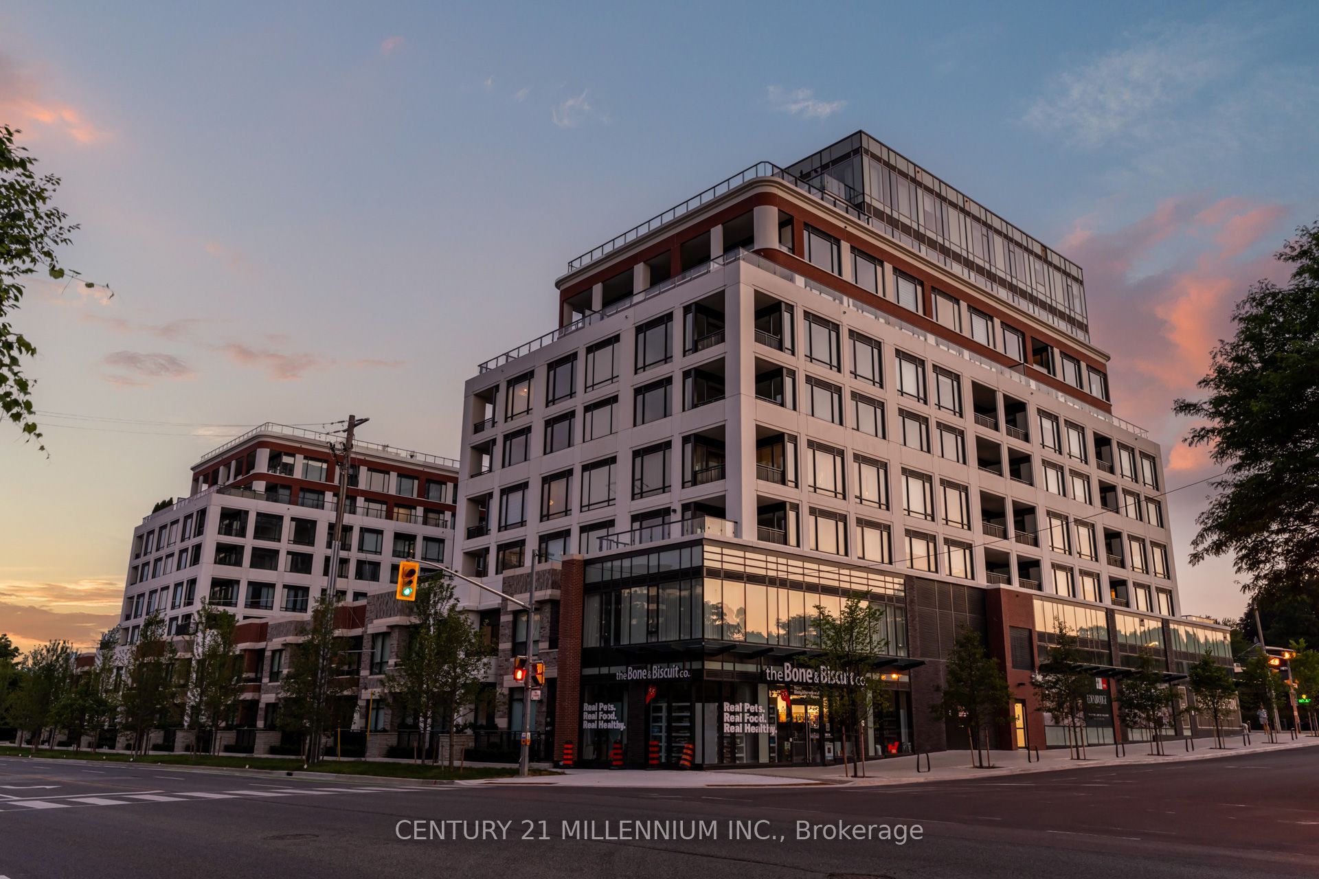 259 The Kingsway 305, Toronto, ON M9A 4B1