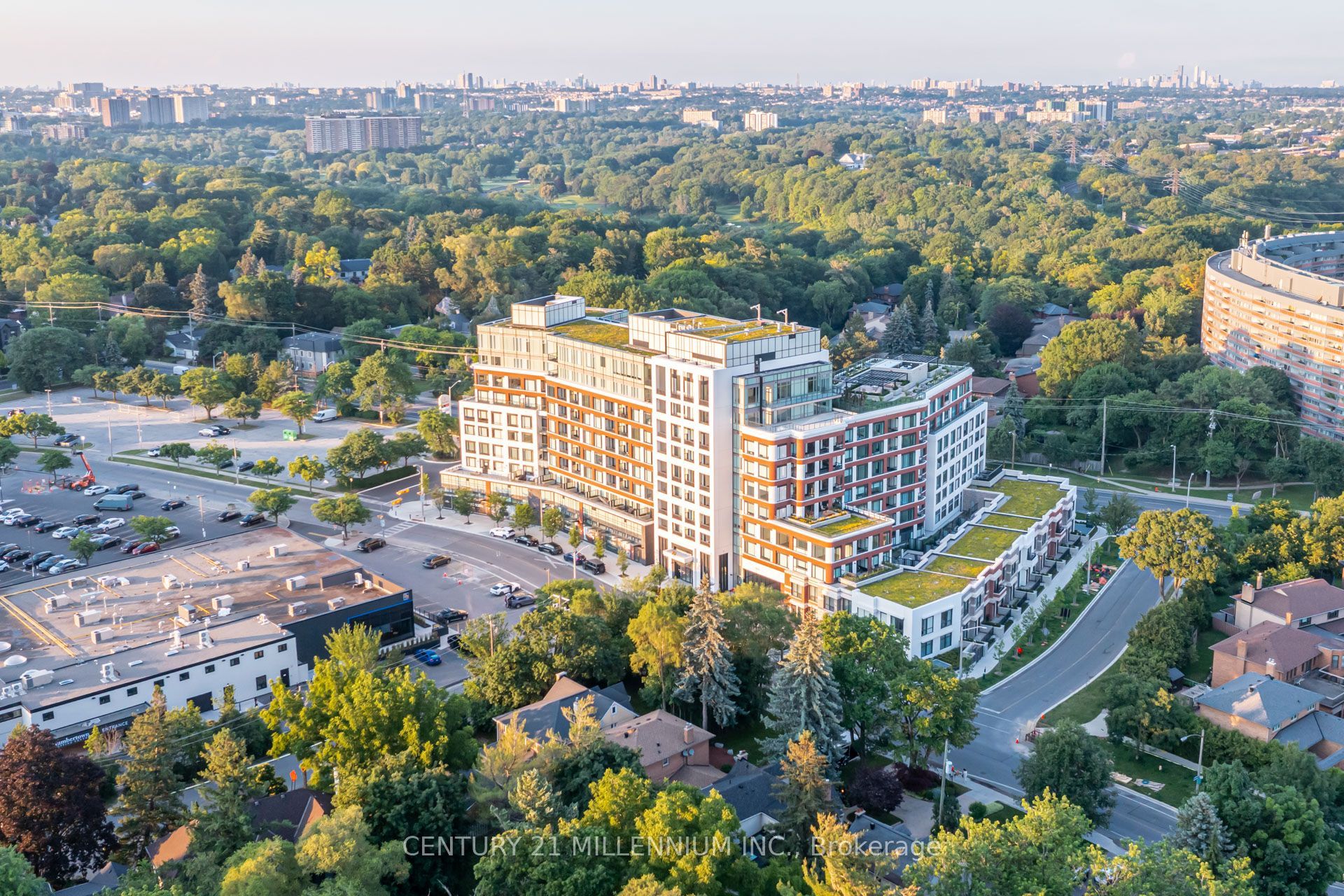 259 The Kingsway 305, Toronto, ON M9A 4B1 photo 2