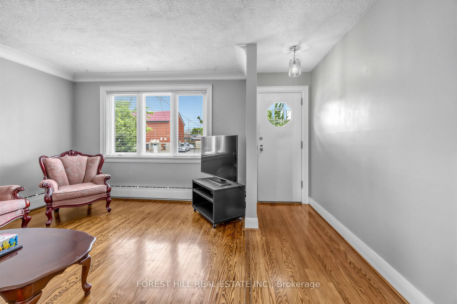 101 Holwood Avenue, Toronto, ON M6M 1P7 photo 2