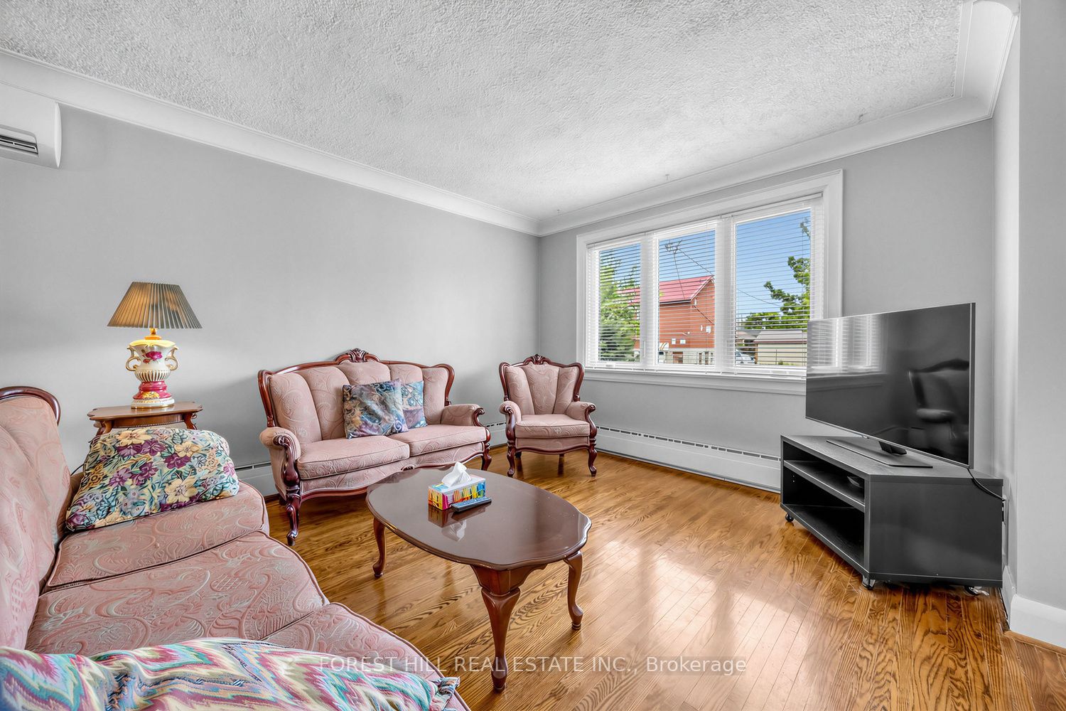 101 Holwood Avenue, Toronto, ON M6M 1P7 photo 5