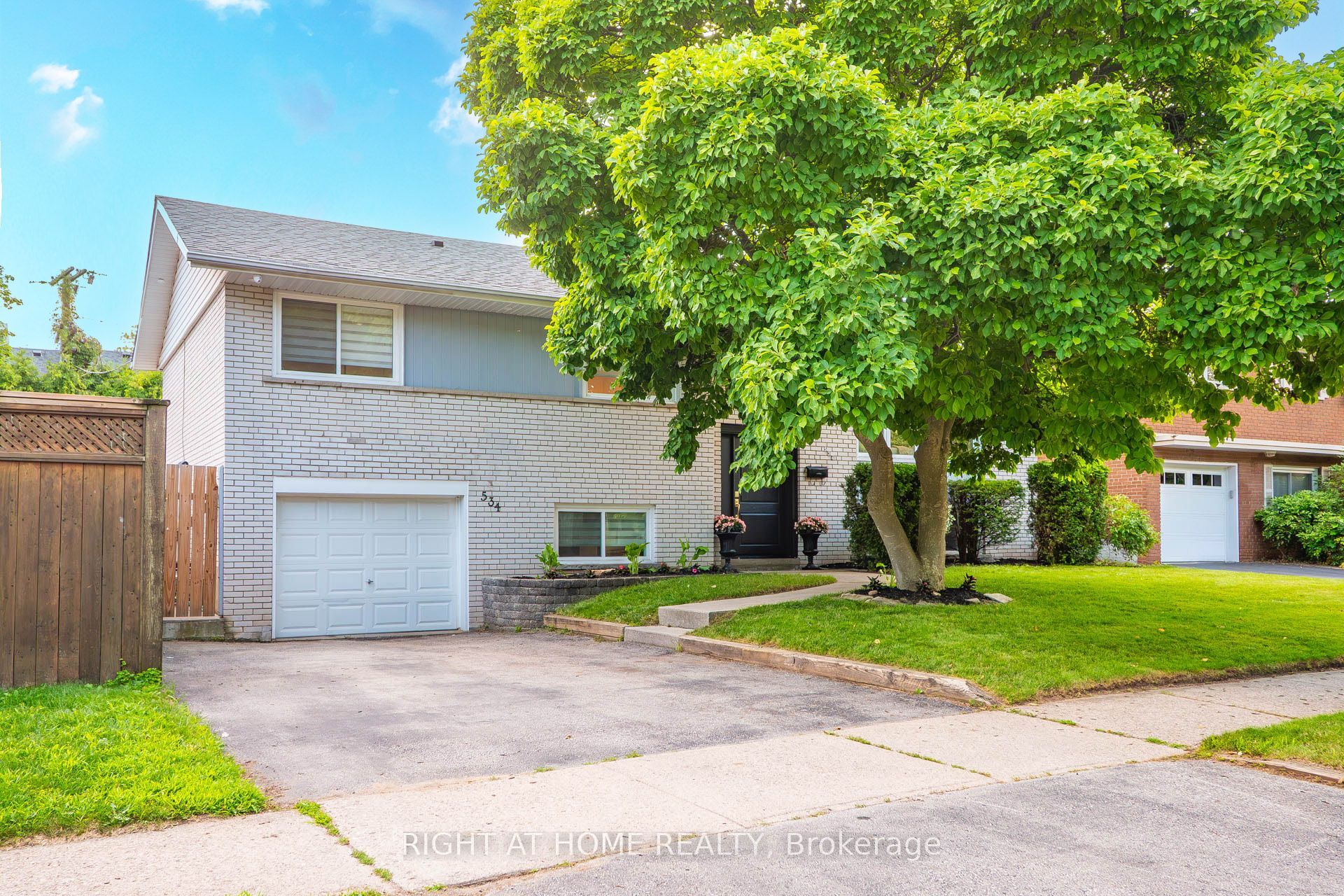 534 Rosedale Crescent, Burlington, ON L7N 2T1