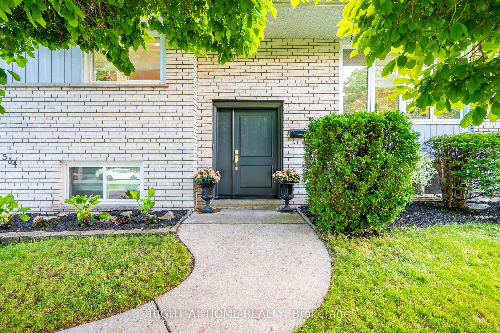 534 Rosedale Crescent, Burlington, ON L7N 2T1 photo 2