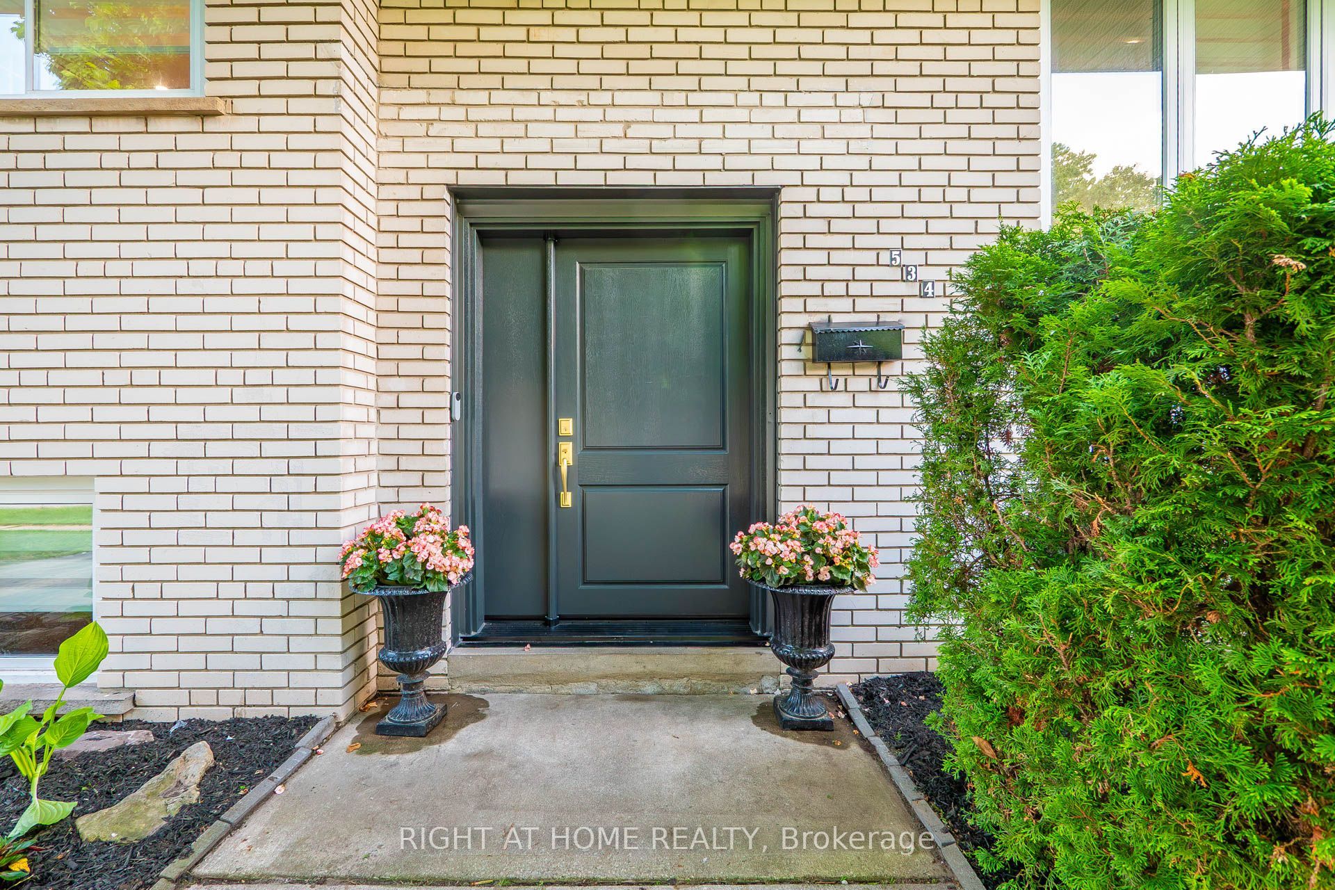 534 Rosedale Crescent, Burlington, ON L7N 2T1 photo 3