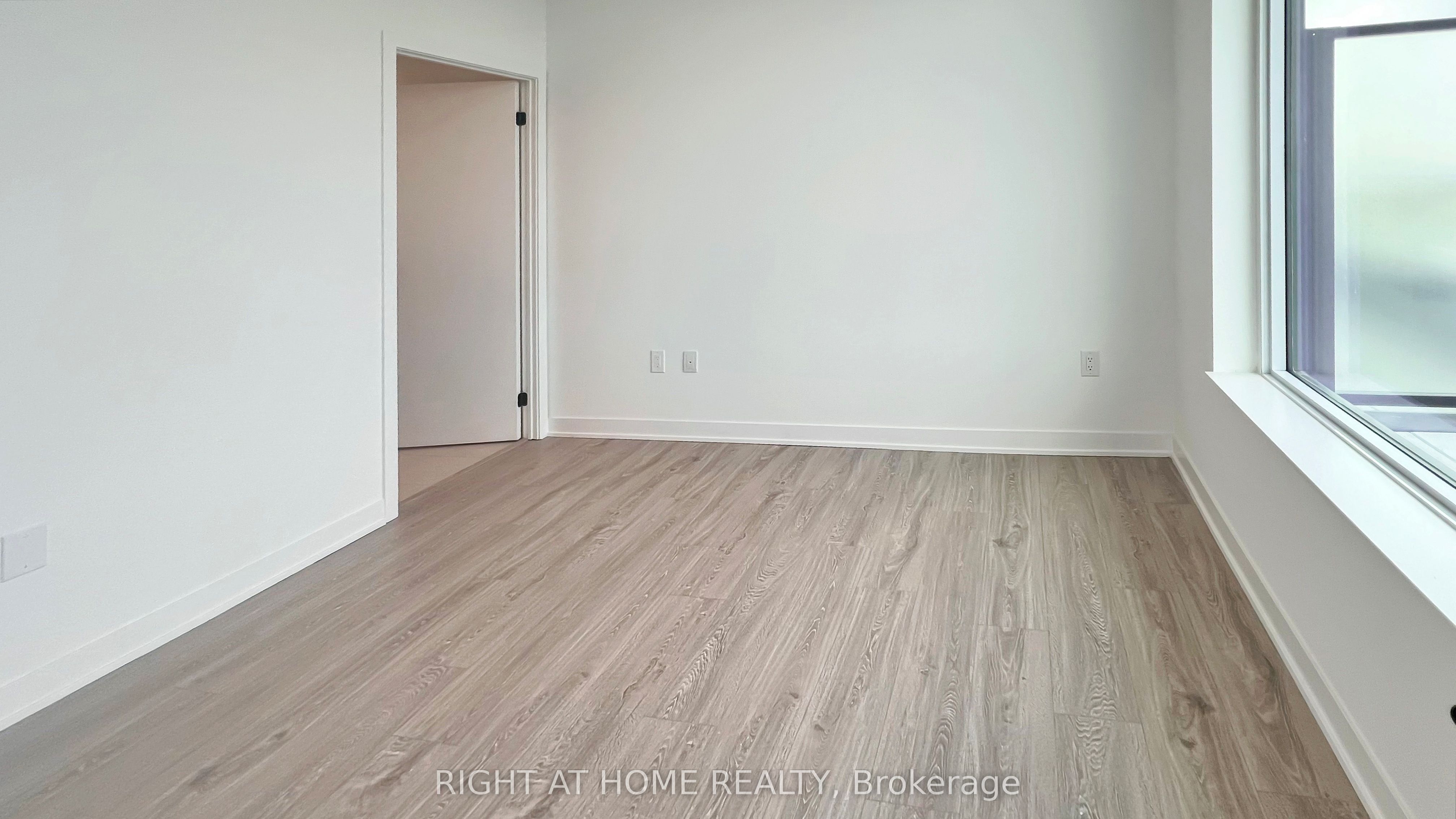 2495 Eglinton Avenue W 809, Mississauga, ON L5M 2V8 photo 5