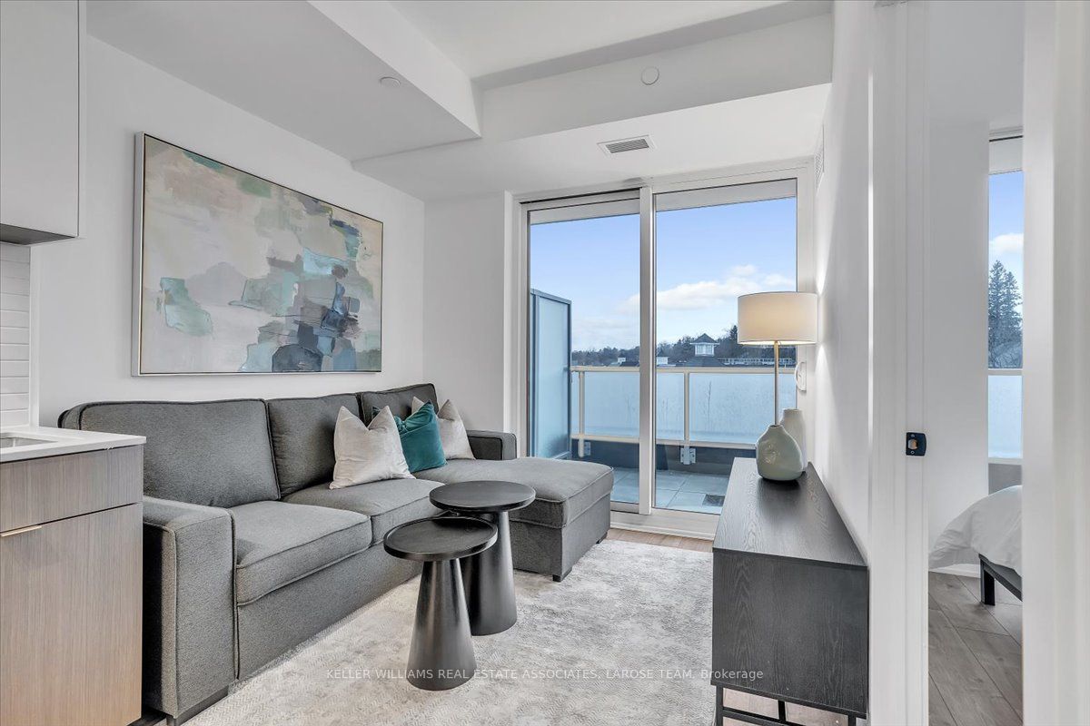 215 Lakeshore Road W 205, Mississauga, ON L5H 1G5